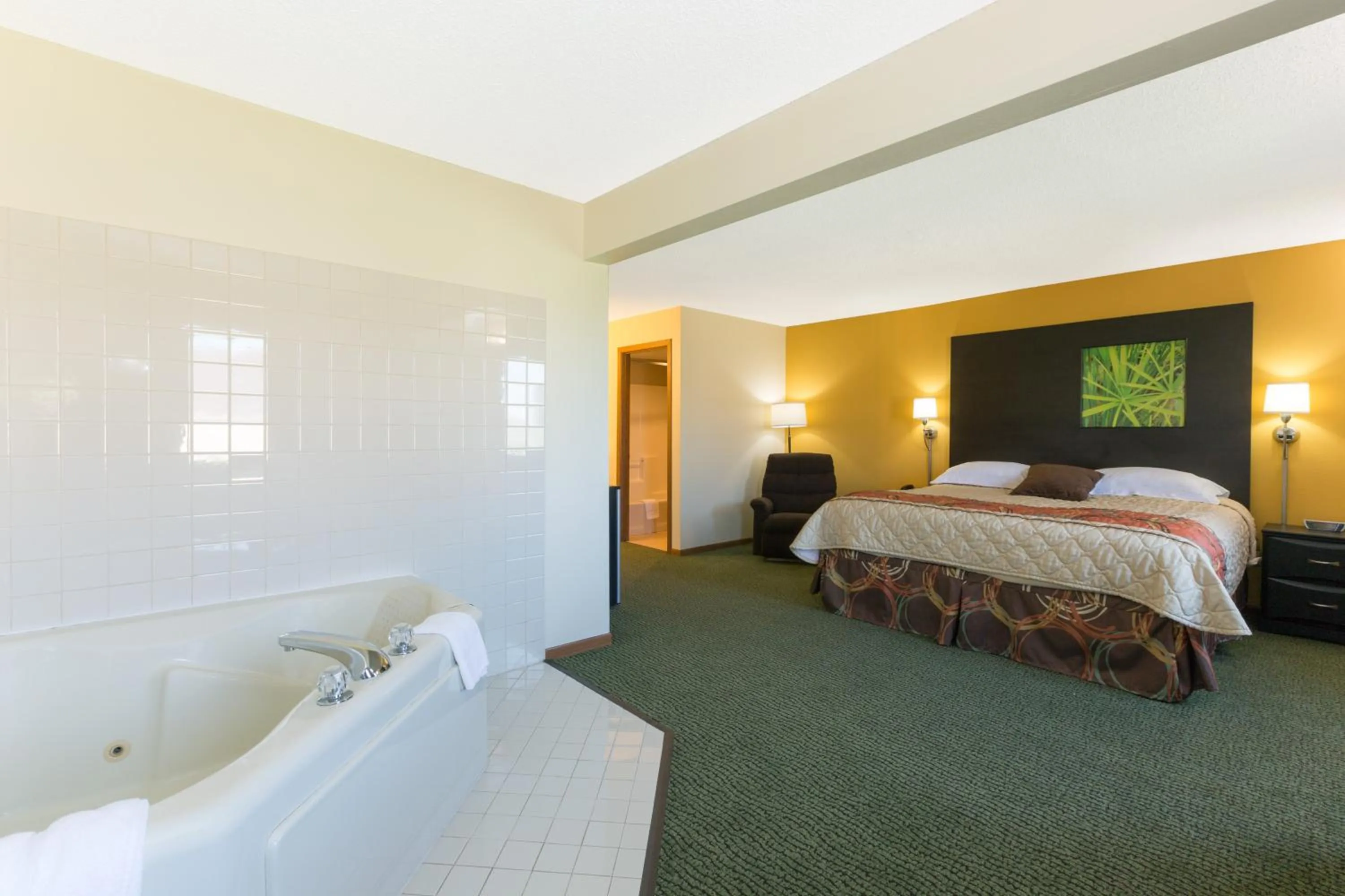 Photo of the whole room, Bed in Super 8 by Wyndham Perry IA