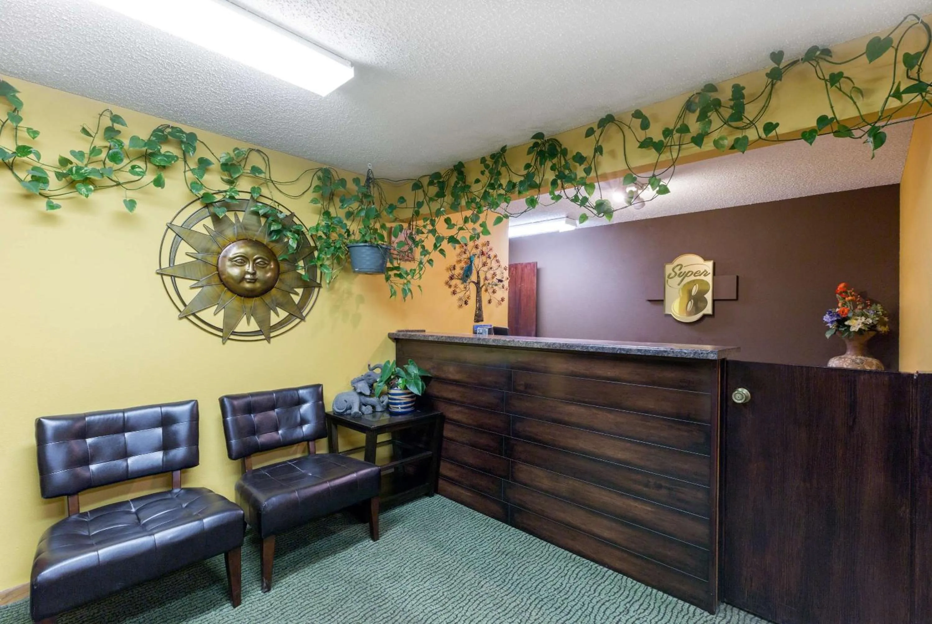Lobby or reception in Super 8 by Wyndham Perry IA