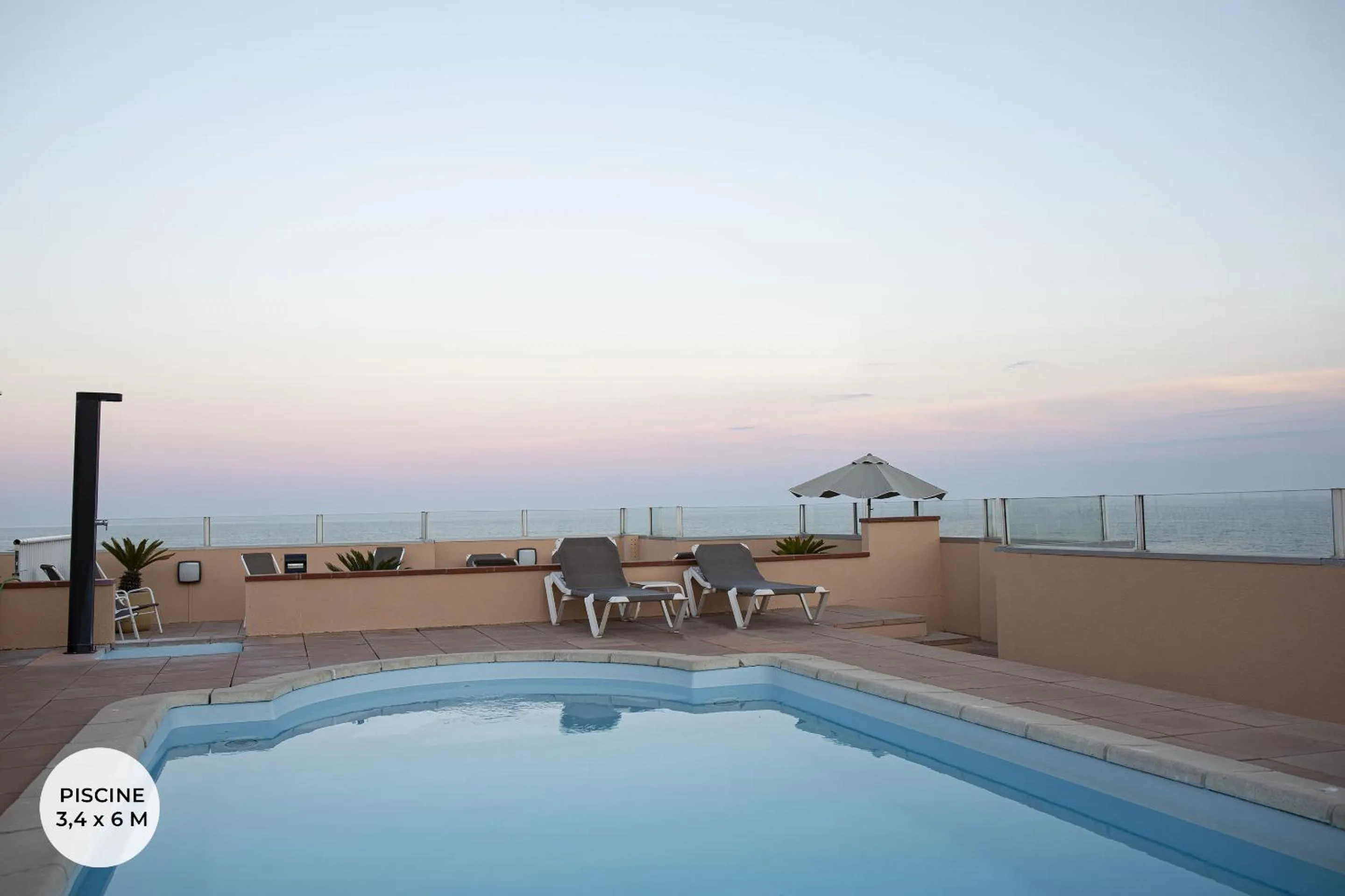 Swimming pool in Hotel Port Marine
