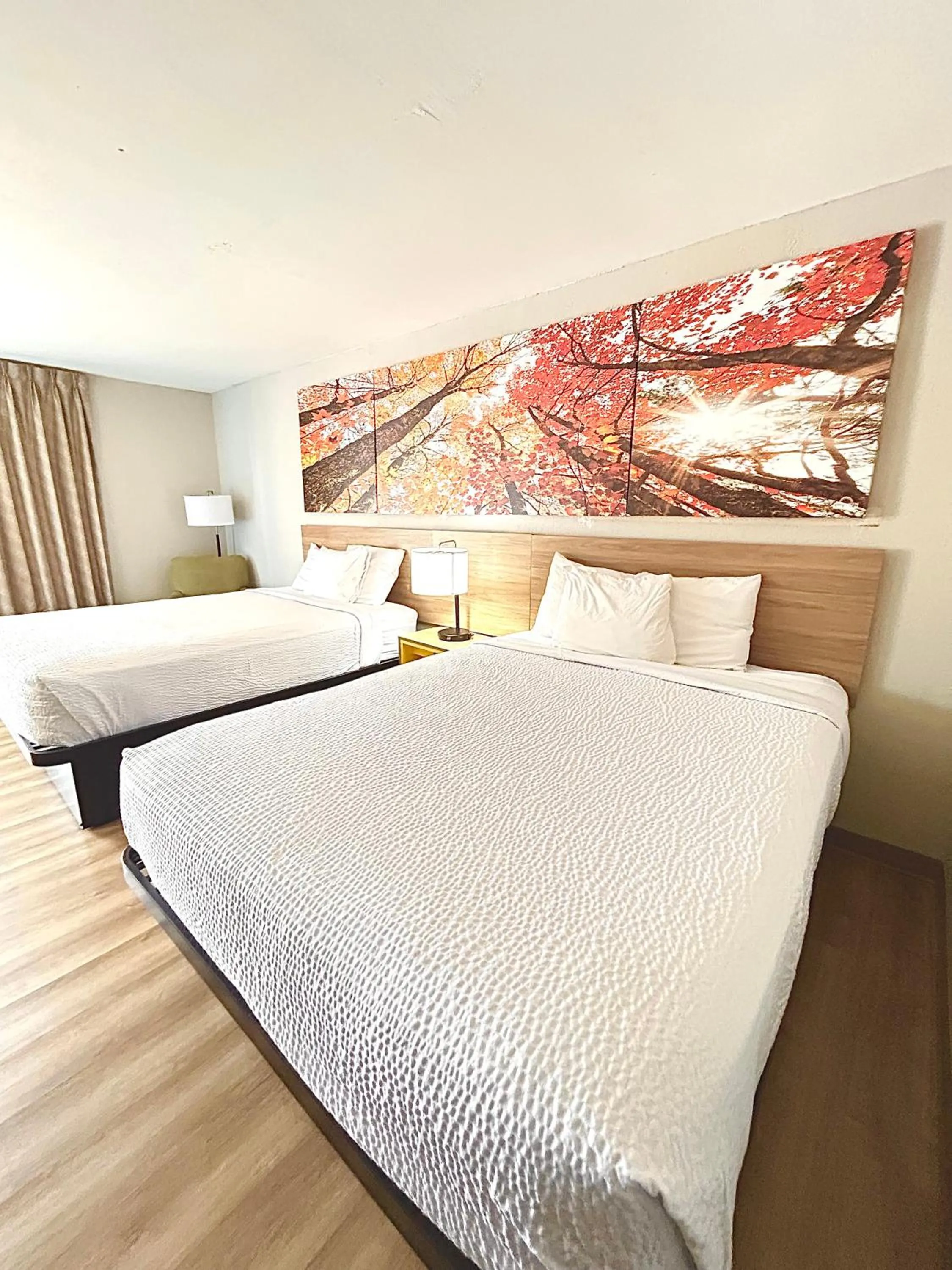 Bed in Days Inn by Wyndham Lake Park/Valdosta