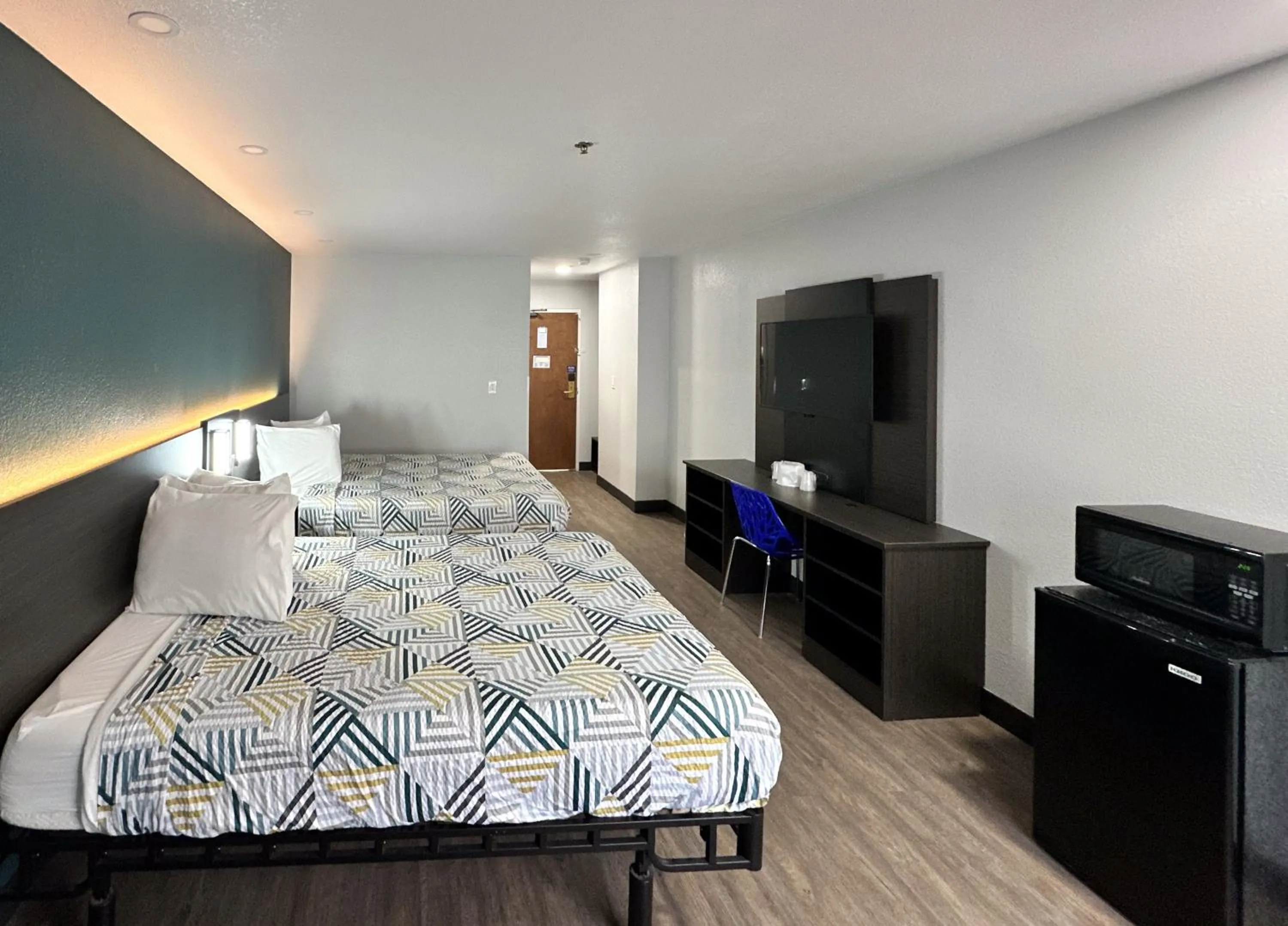 Bed in Motel 6-Lebec, CA