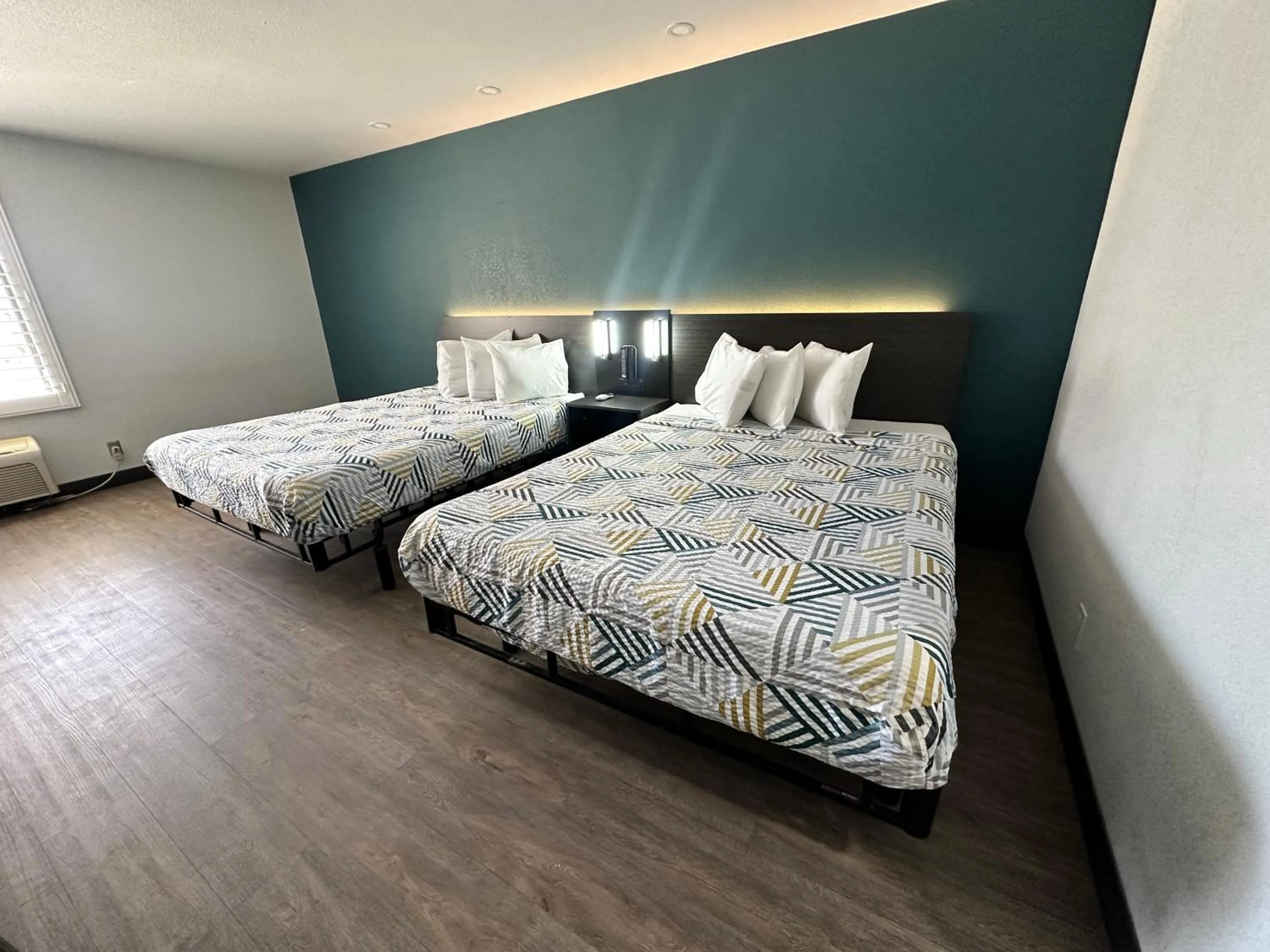 Bed in Motel 6-Lebec, CA