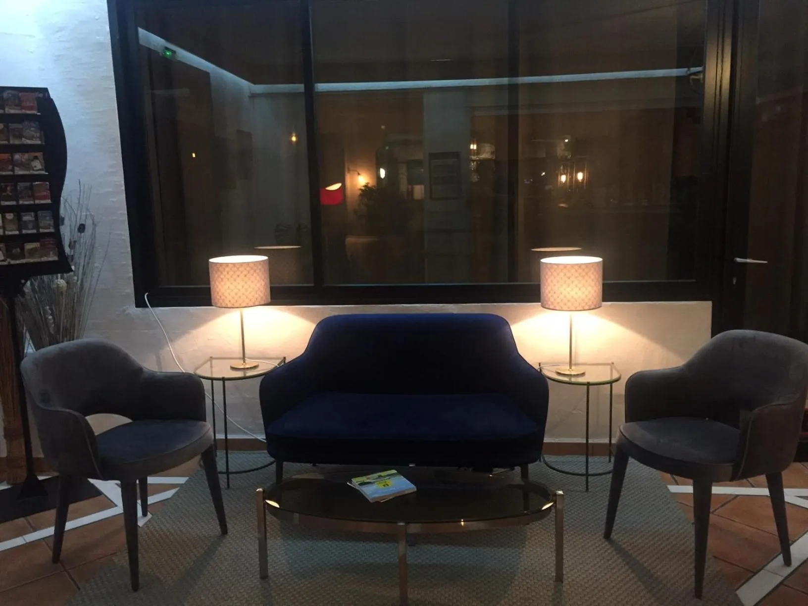 Lounge or bar in Le Galion Hotel et Restaurant Canet Plage - Logis