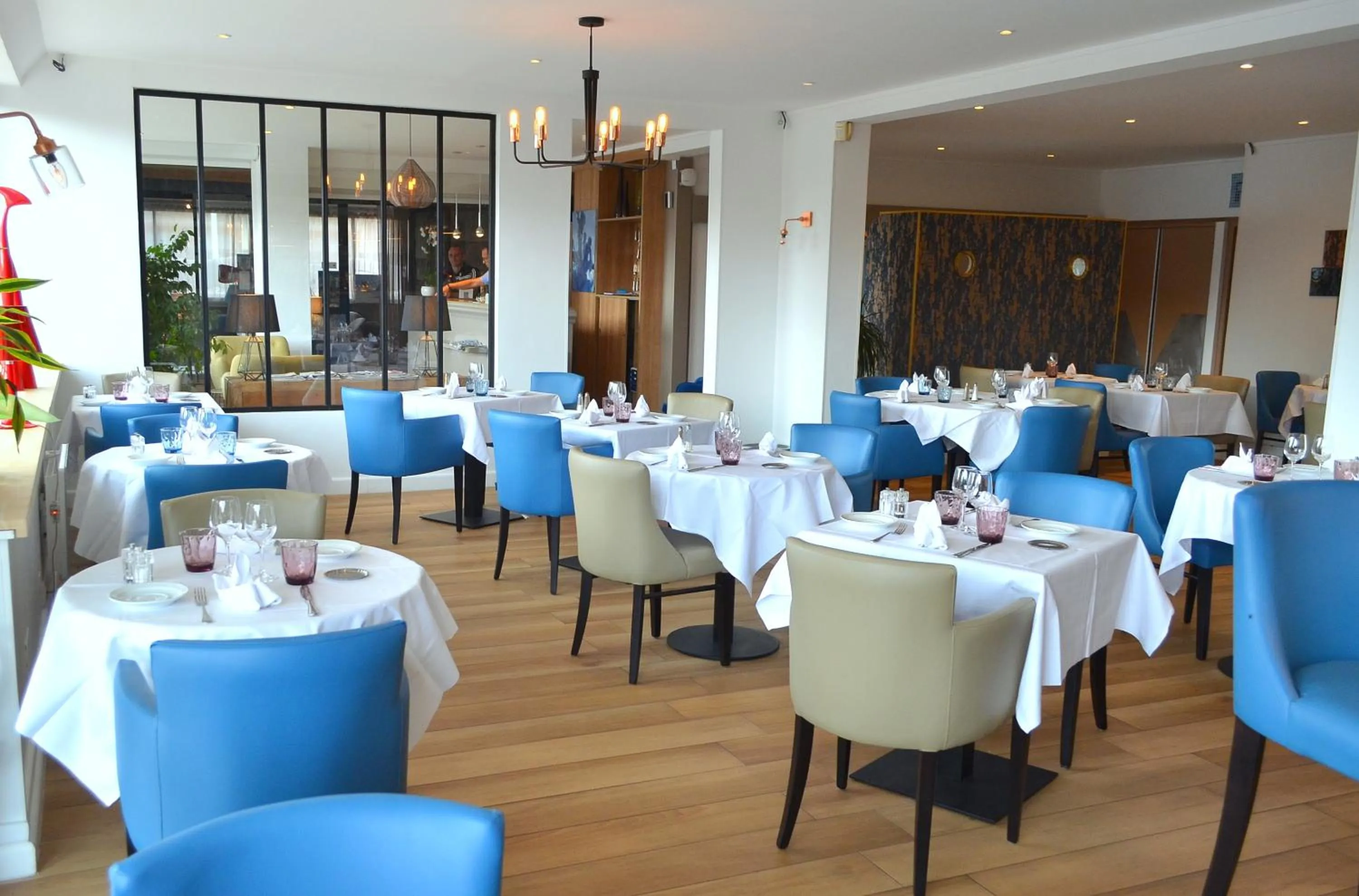 Restaurant/places to eat in Le Galion Hotel et Restaurant Canet Plage - Logis