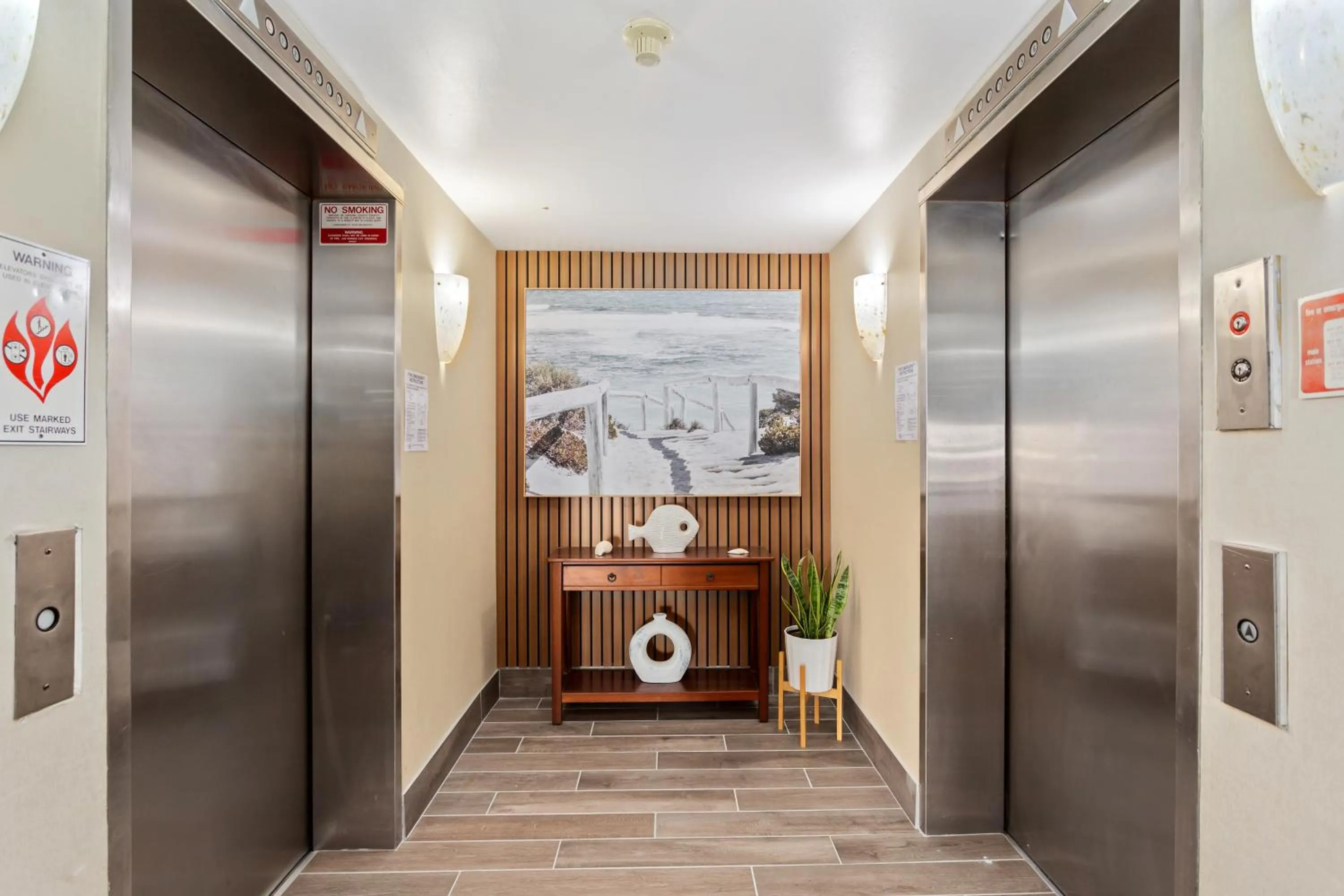 elevator in Americana Hotel Boardwalk