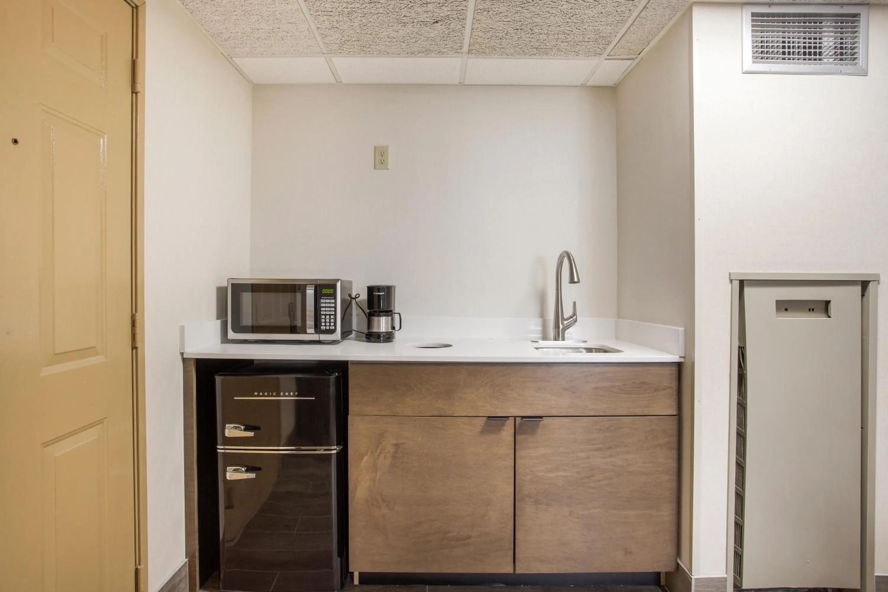 Kitchen or kitchenette in Americana Hotel Boardwalk