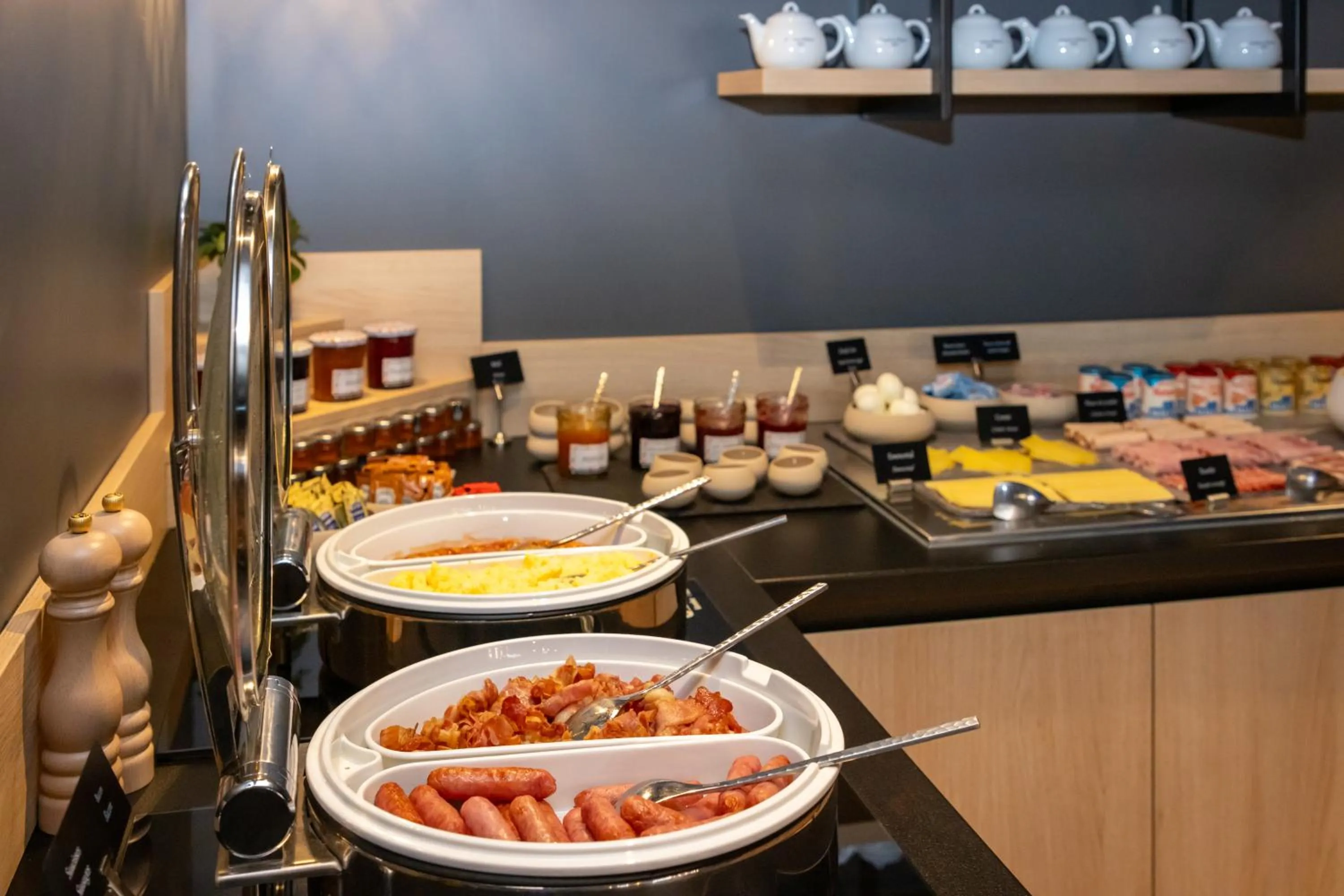 Food and drinks in Hôtel & Spa Le Maury, Vannes, The Originals Boutique