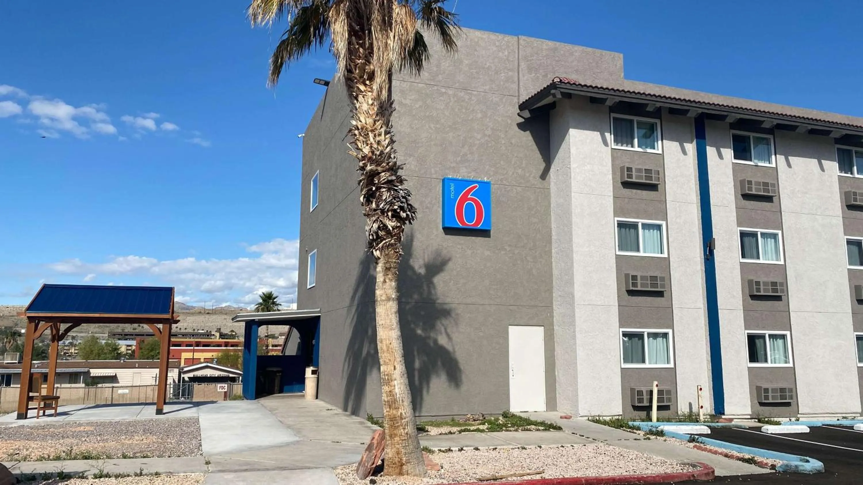 Property building in Motel 6 Bullhead City, Az - Laughlin
