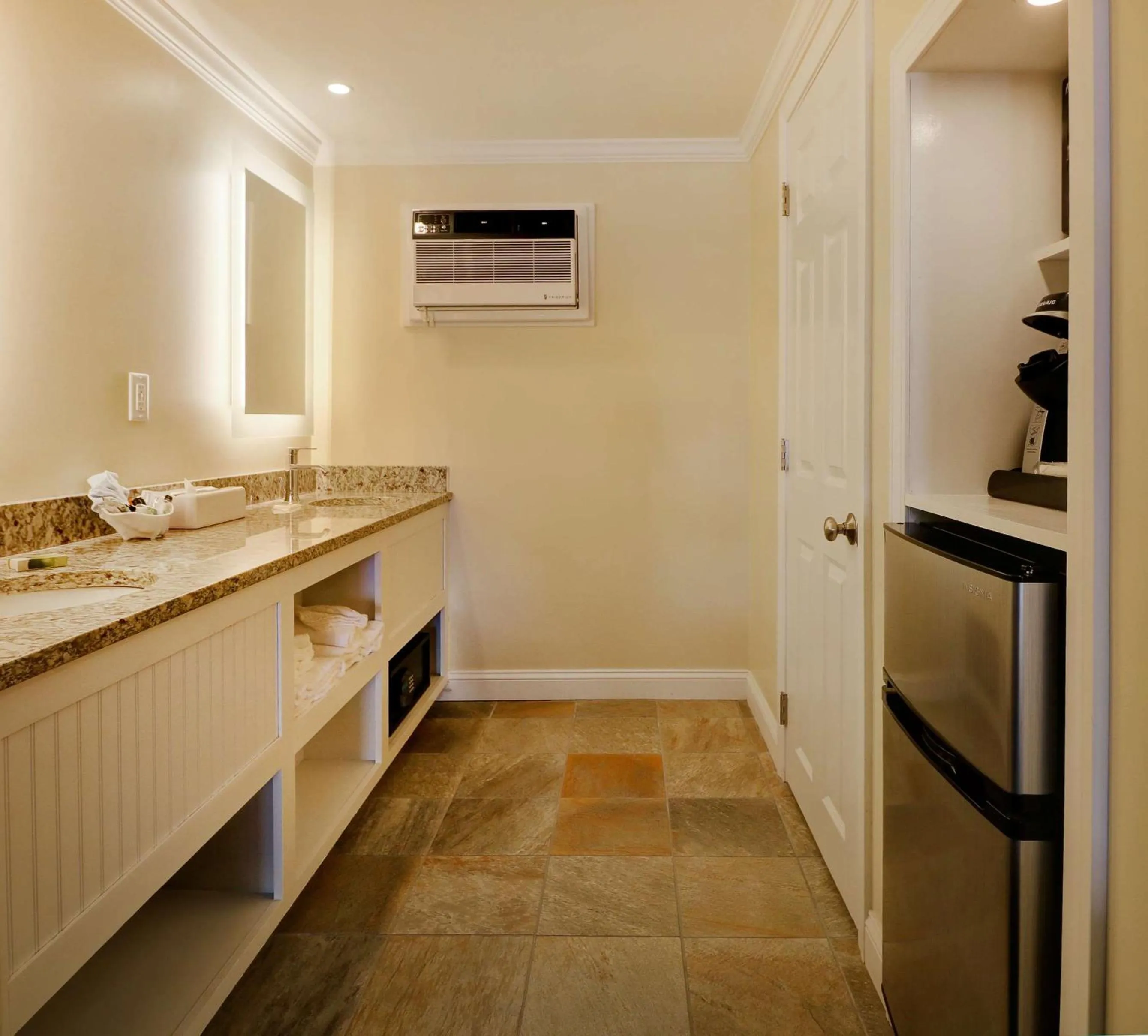 Kitchen or kitchenette in Norseman Resort on the Beach