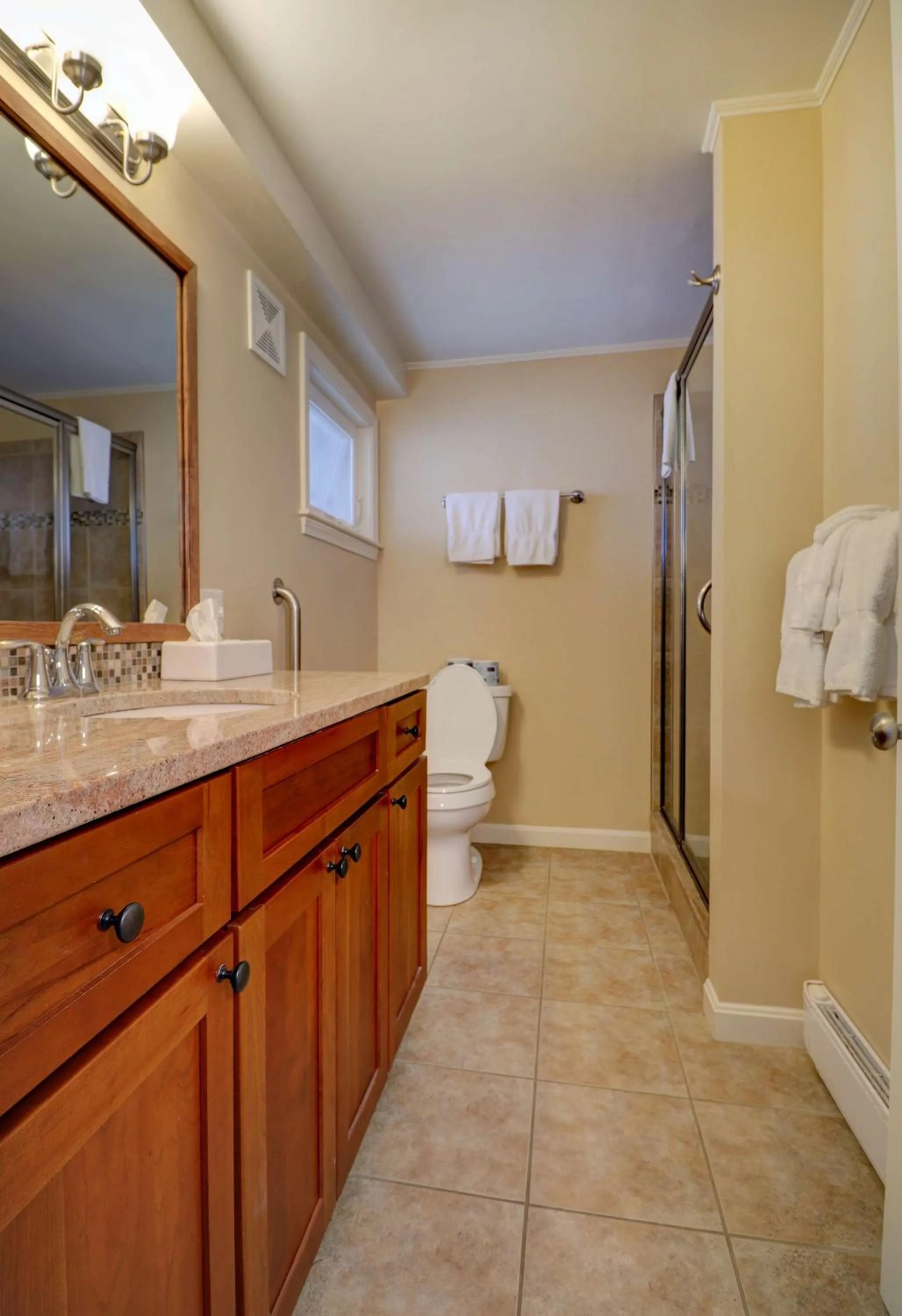 Bathroom in Norseman Resort on the Beach