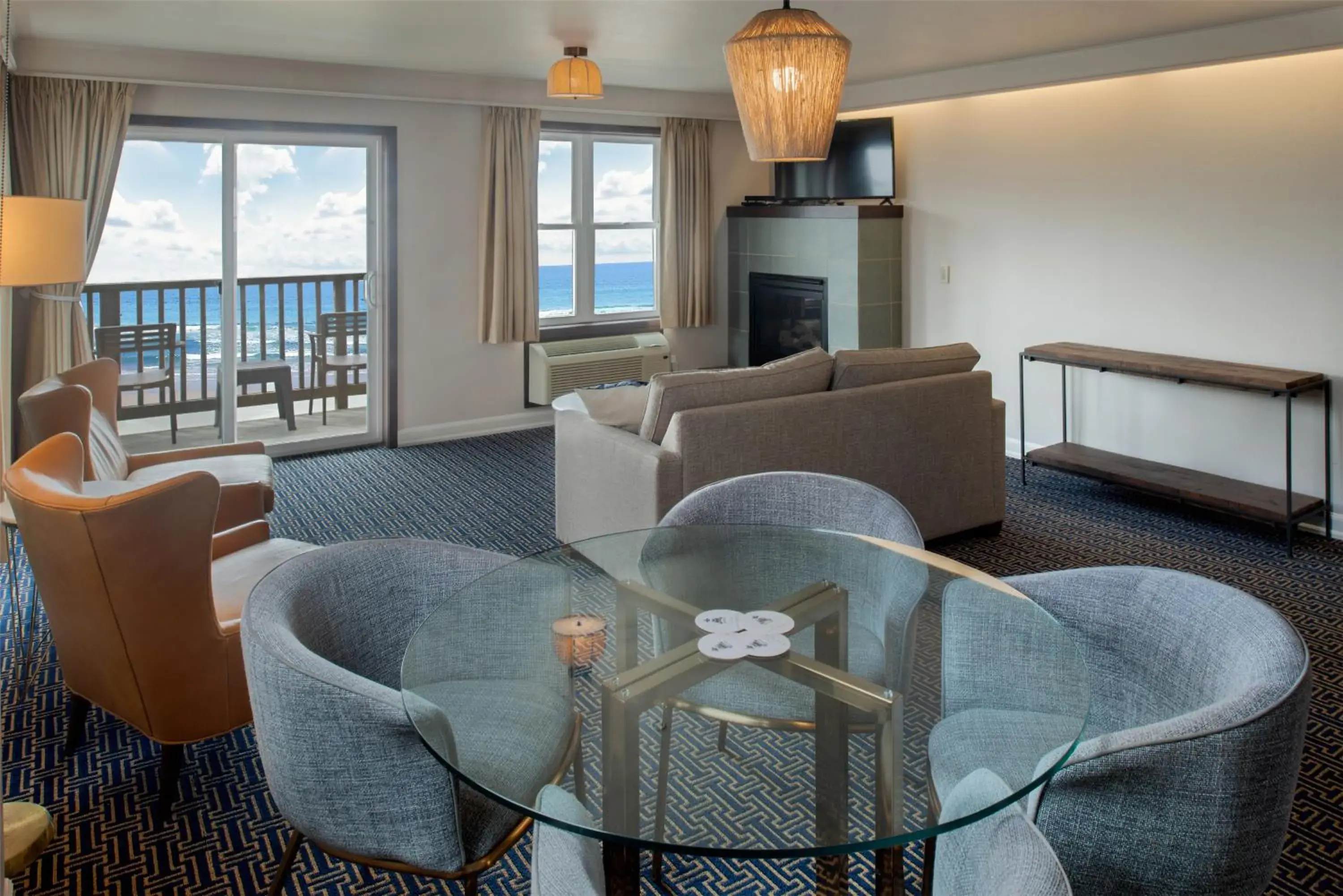 Two-Bedroom Suite: Ocean View in Inn at Nye Beach Two-Bedroom Suite: Ocean View in Inn at Nye Beach