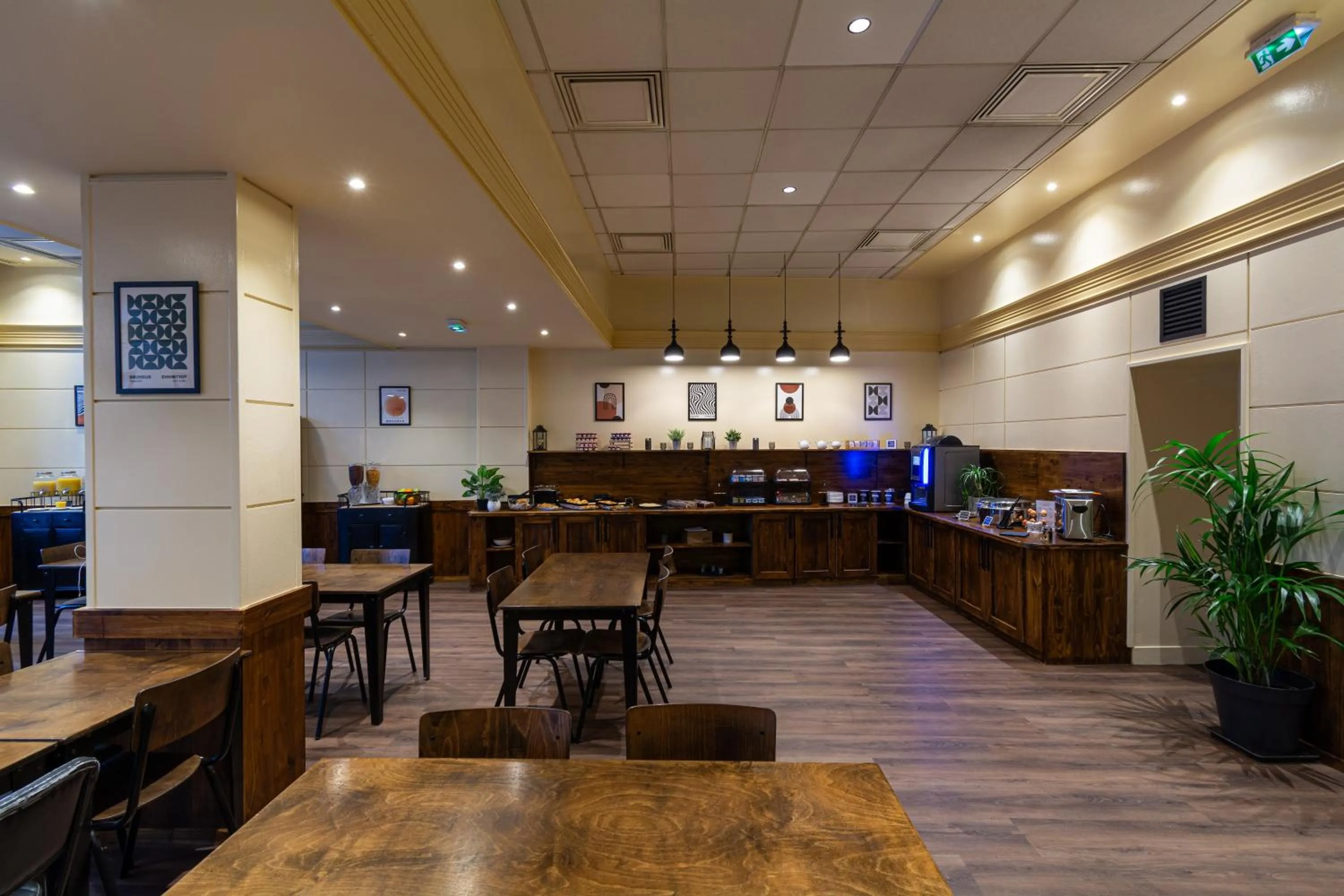 Restaurant/places to eat in Grand Hôtel De La Seine