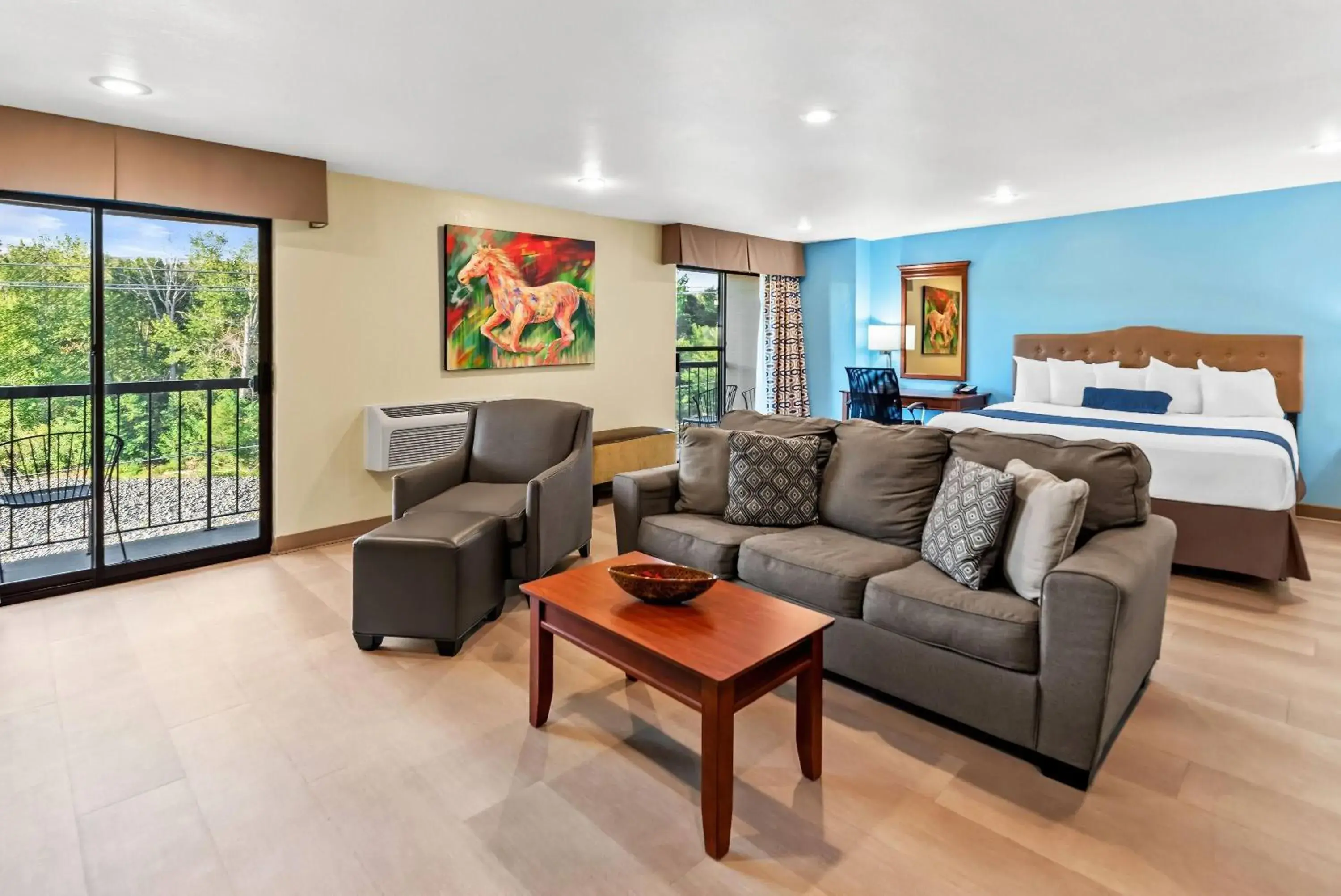 King Studio Suite with River View - Non-Smoking in Baymont by Wyndham Yakima Riverfront King Studio Suite with River View - Non-Smoking in Baymont by Wyndham Yakima Riverfront