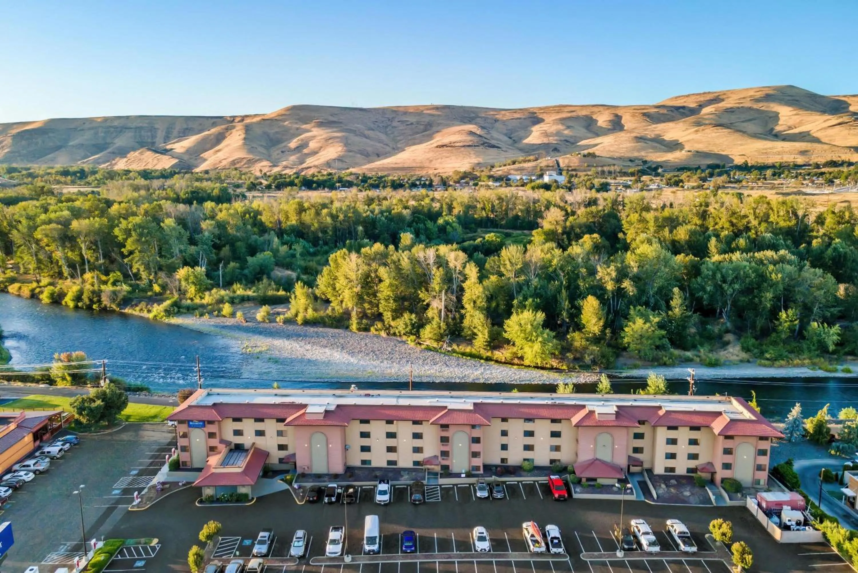 Property building in Baymont by Wyndham Yakima Riverfront