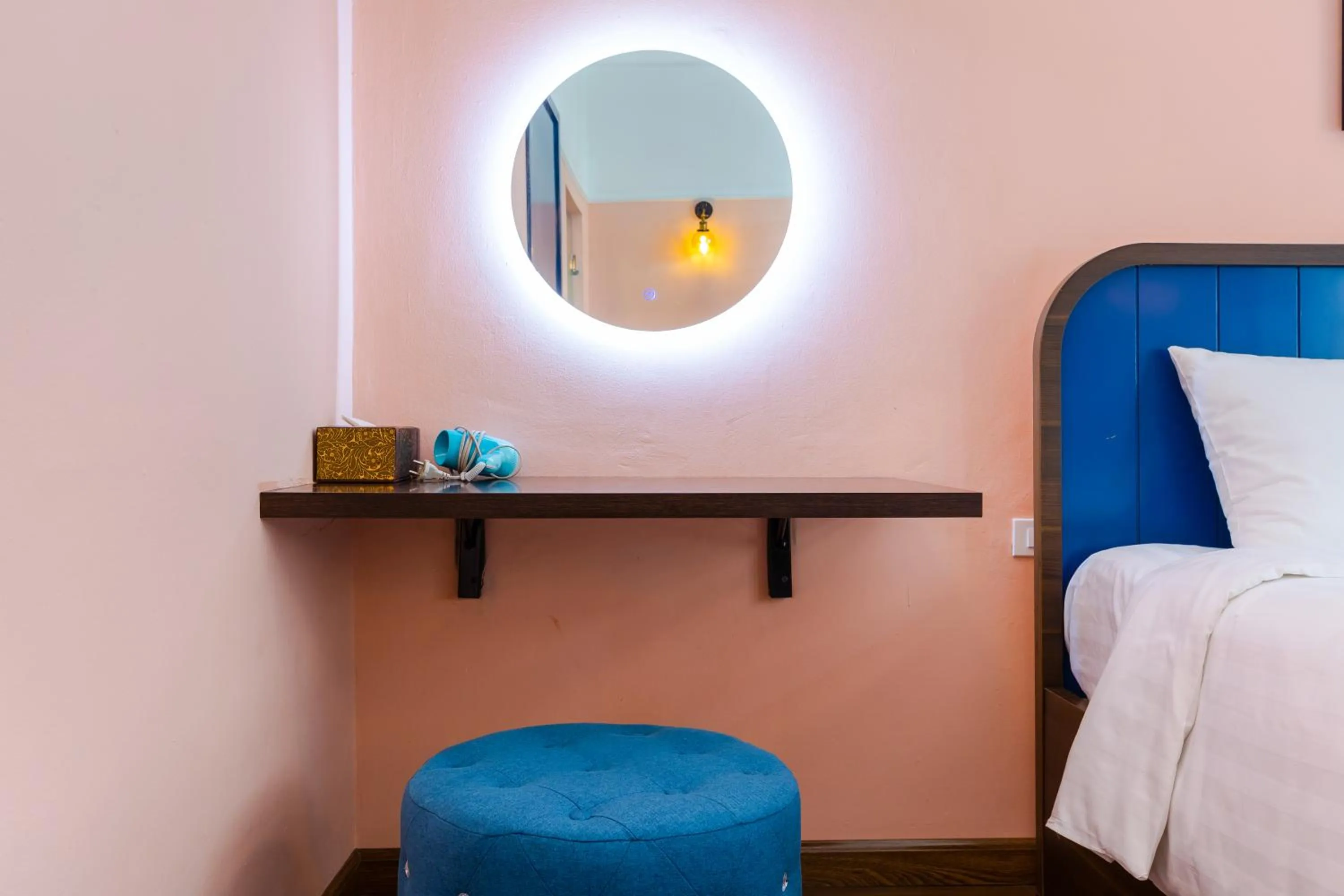 Bed in The Poppy Villa & Hotel