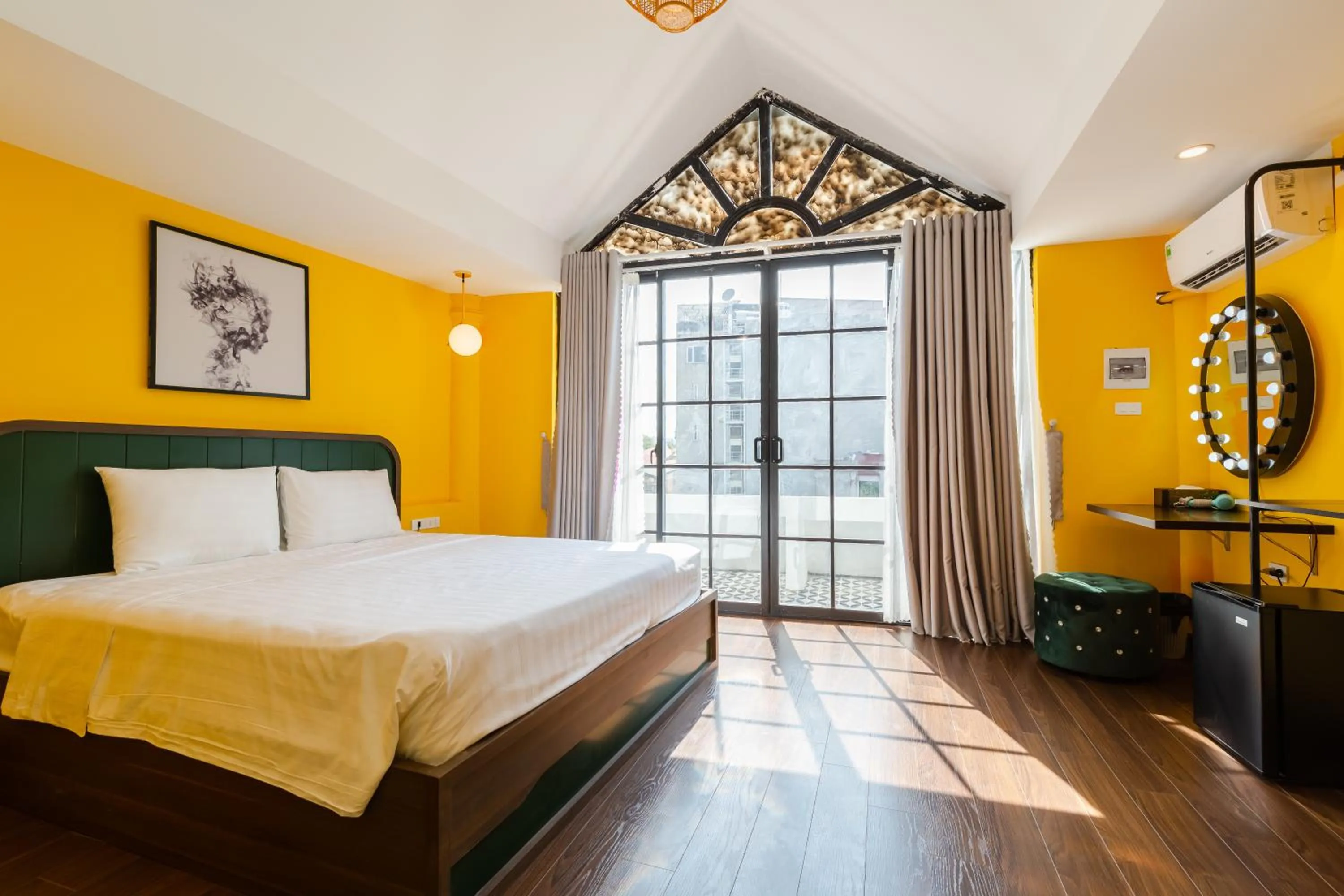 Bed in The Poppy Villa & Hotel