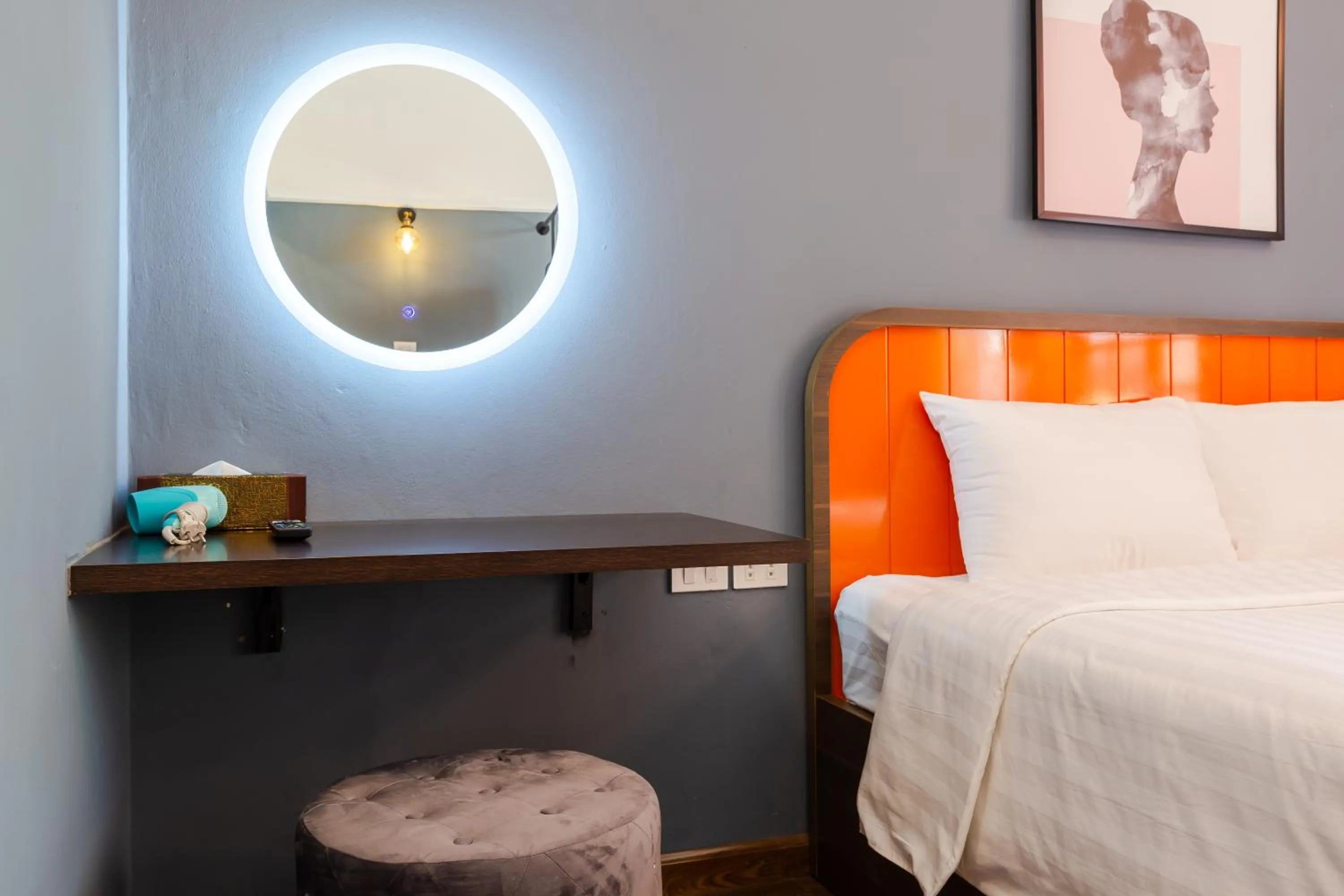 Bed in The Poppy Villa & Hotel