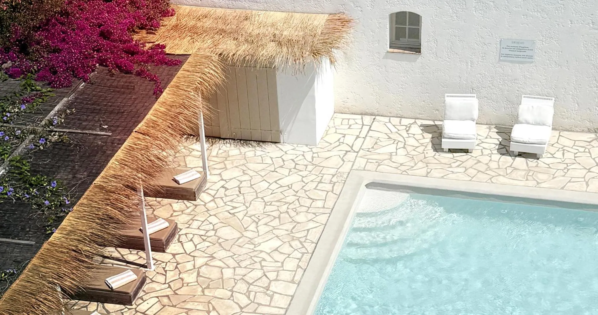 Patio in Blanc Sable Hôtel