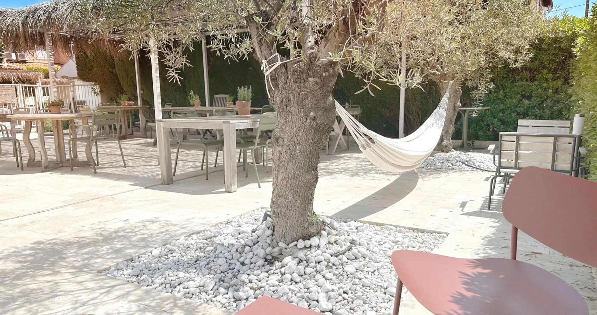 Patio in Blanc Sable Hôtel