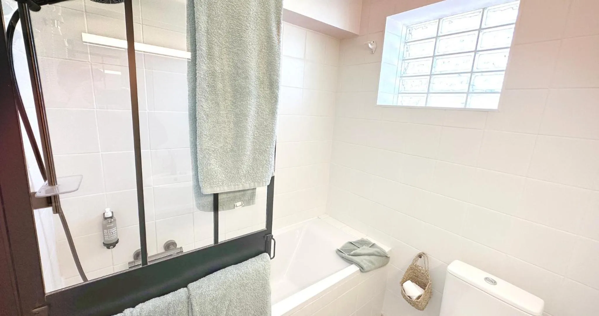 Toilet in Blanc Sable Hôtel