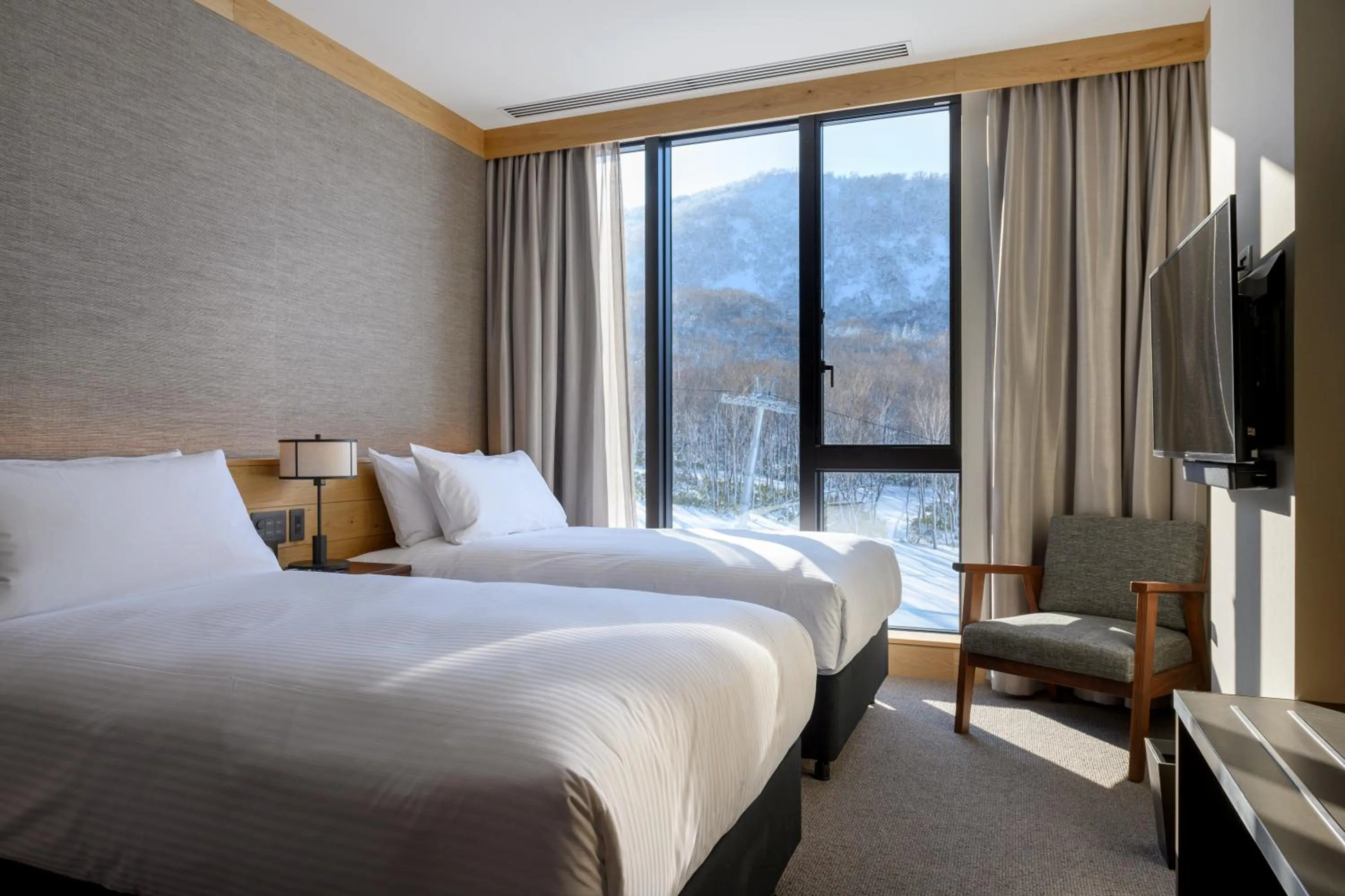 Bed in Yu Kiroro, Ski-in Ski-out Luxury Residences