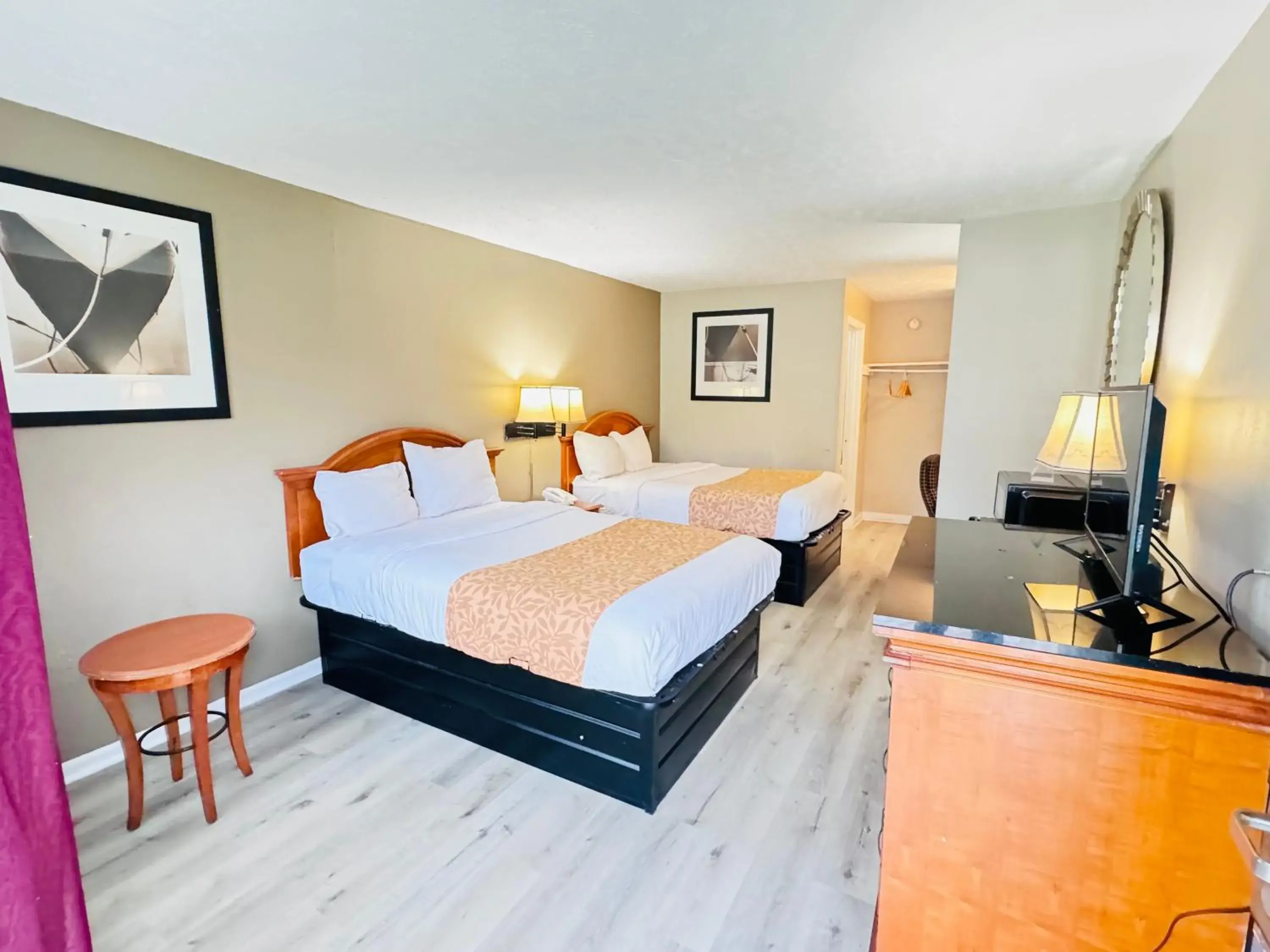 Double Room with Two Double Beds - Non-Smoking in Rodeway Inn Jackson Double Room with Two Double Beds - Non-Smoking in Rodeway Inn Jackson