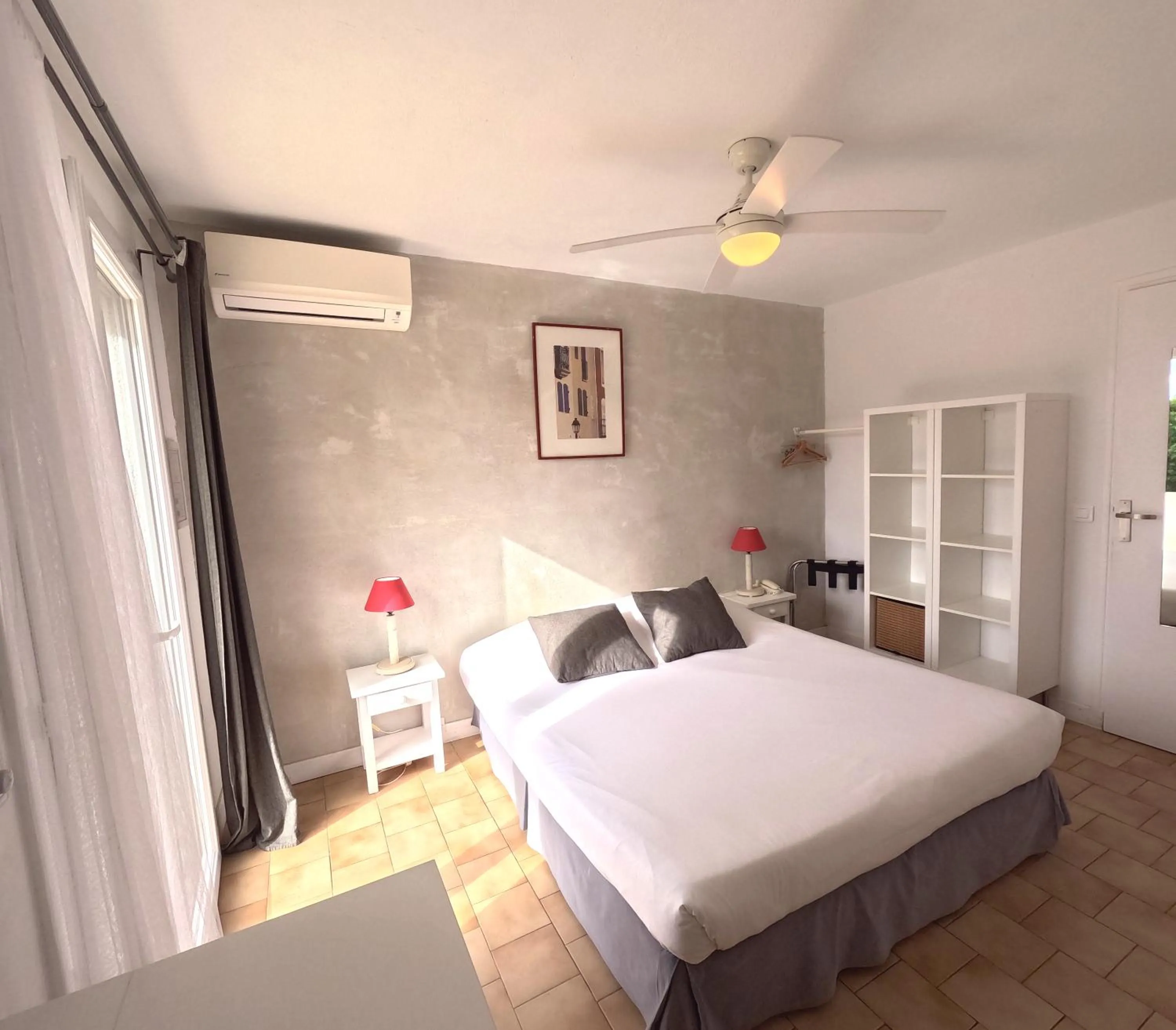 Photo of the whole room, Bed in Azur Hotel