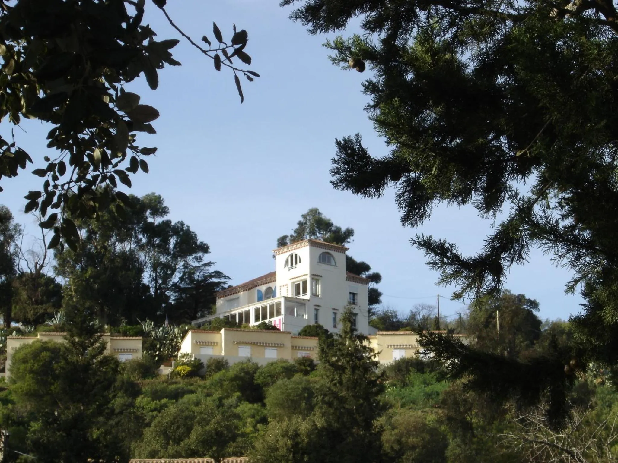 Facade/entrance in Azur Hotel