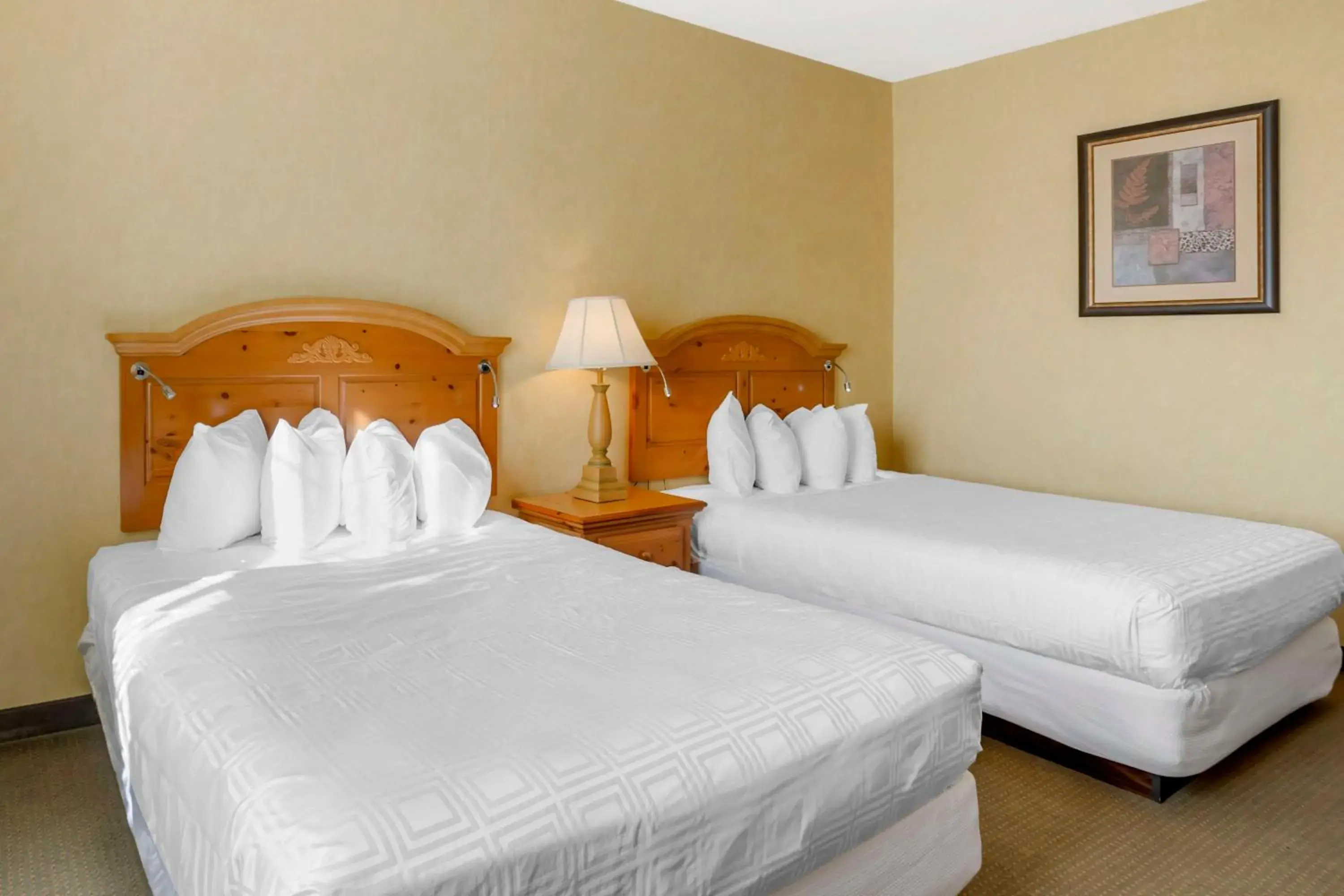 Queen Room with Two Queen Beds with Roll-In Shower - Mobility Access in Best Western PLUS Revere Inn & Suites Queen Room with Two Queen Beds with Roll-In Shower - Mobility Access in Best Western PLUS Revere Inn & Suites