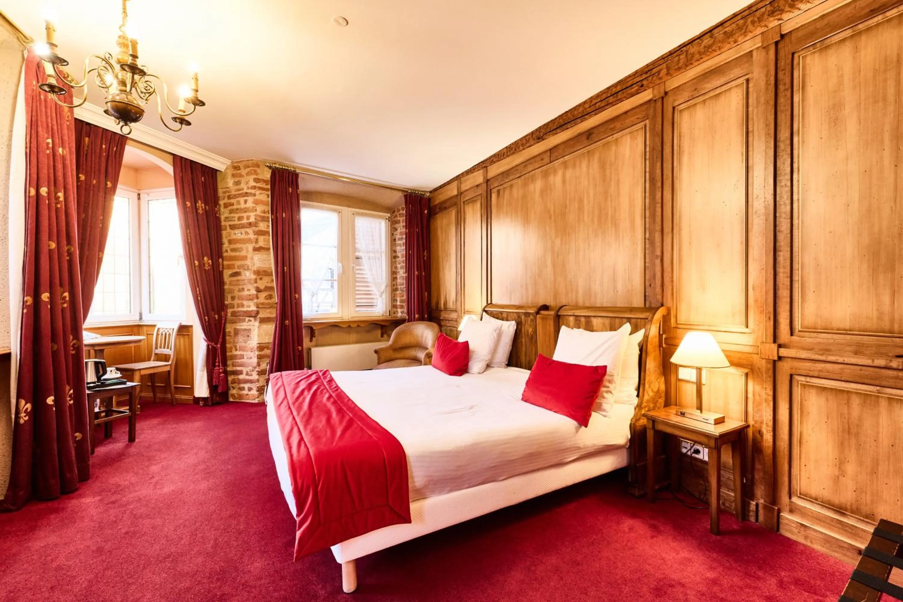 Bed in Hotel Saint-Martin