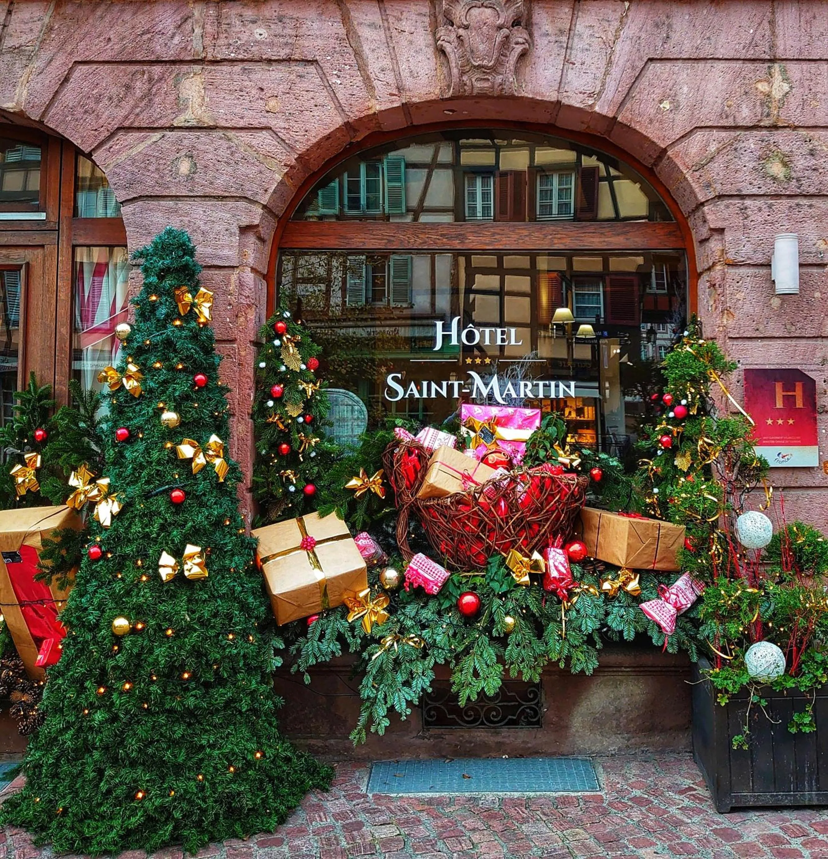 City view in Hotel Saint-Martin