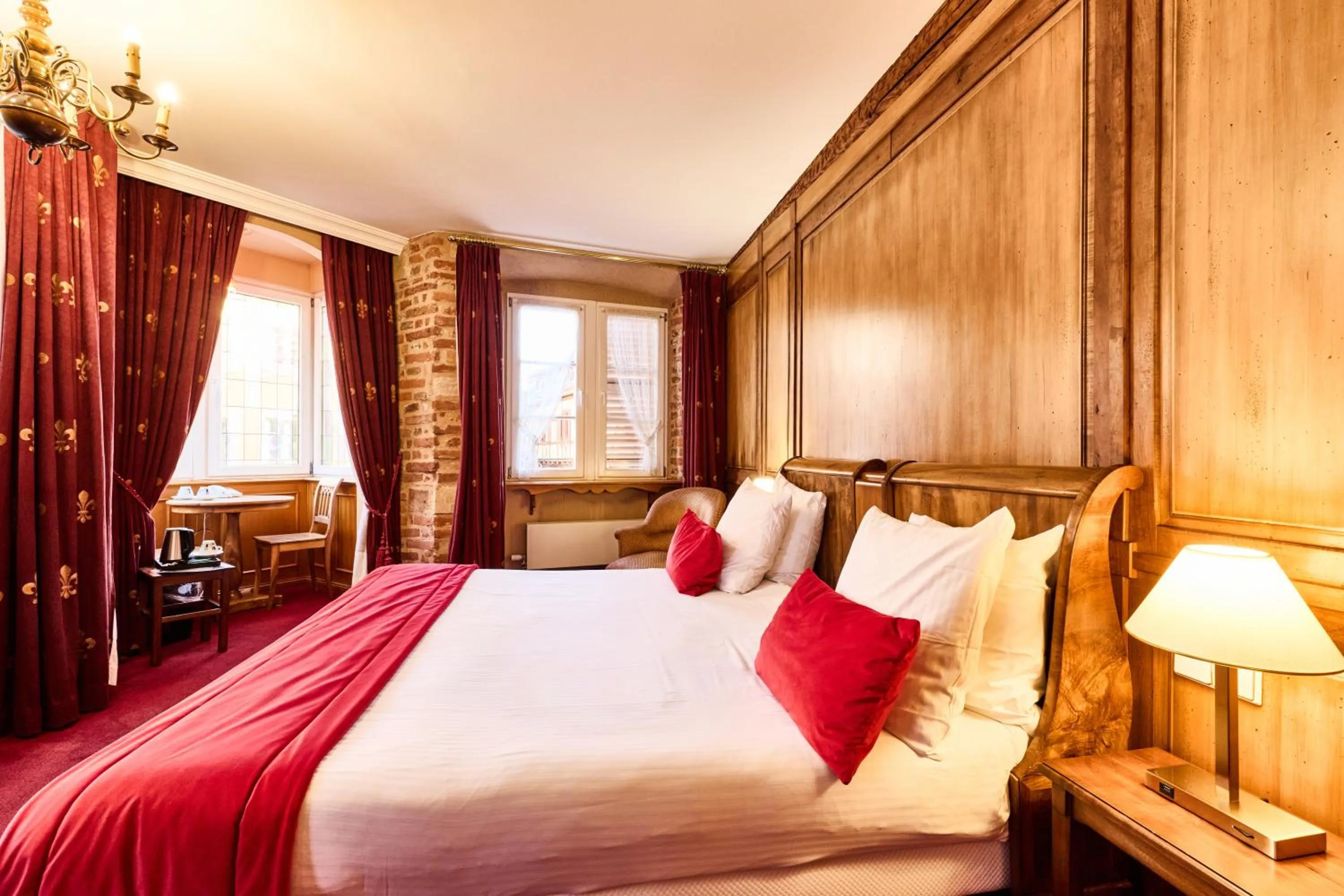 Bed in Hotel Saint-Martin