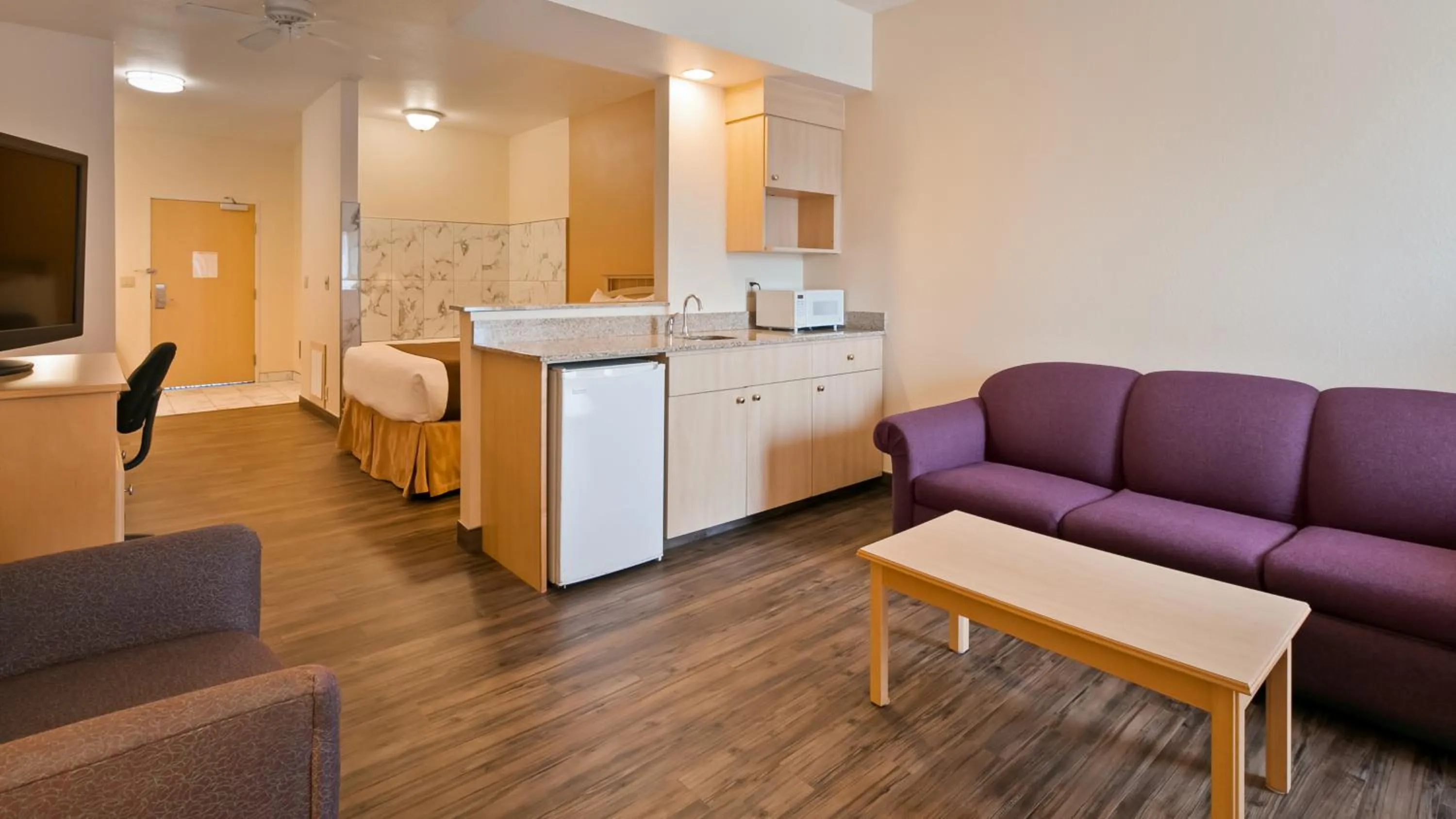 Bedroom in Lighthouse Suites Inn