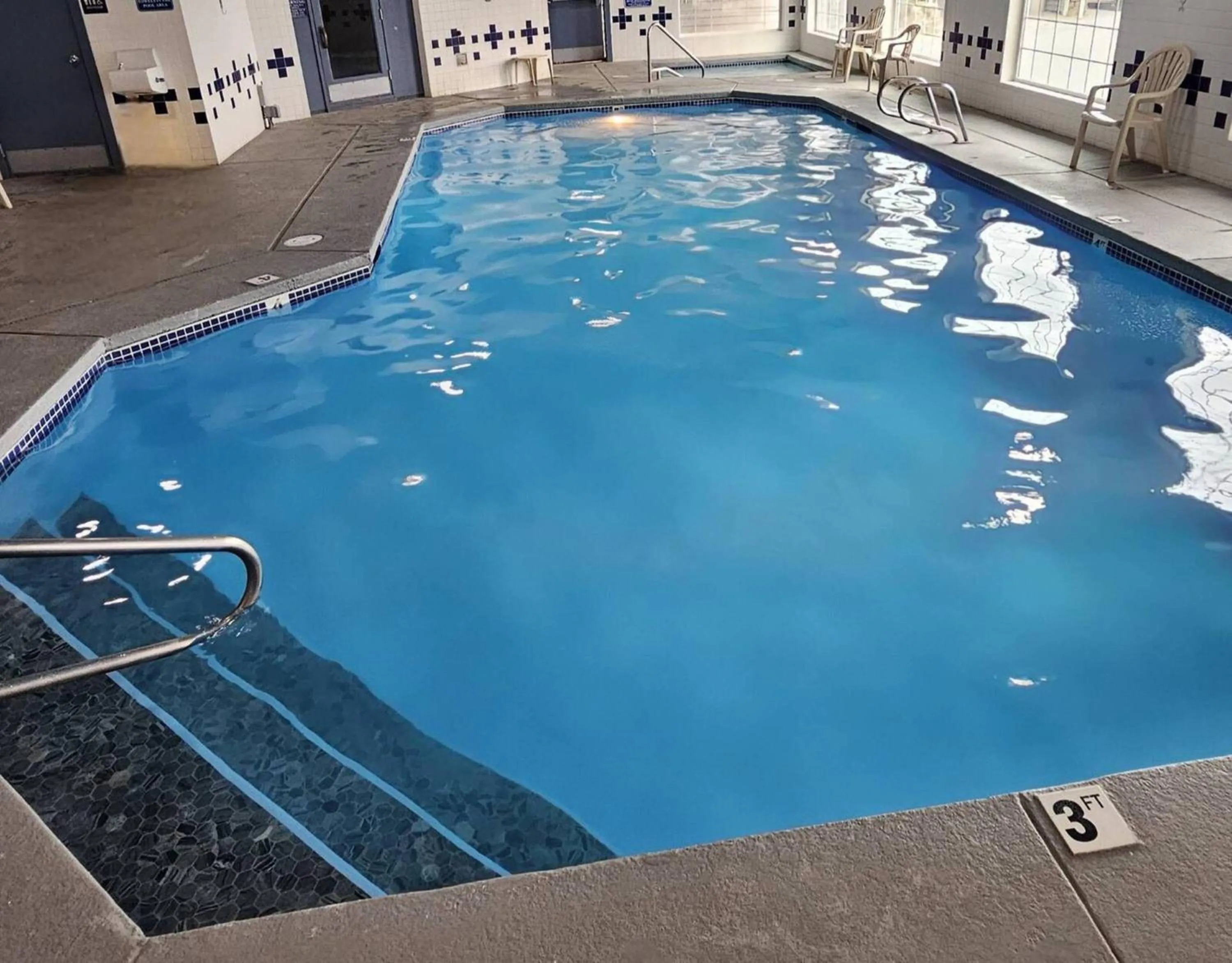 Pool view in Lighthouse Suites Inn