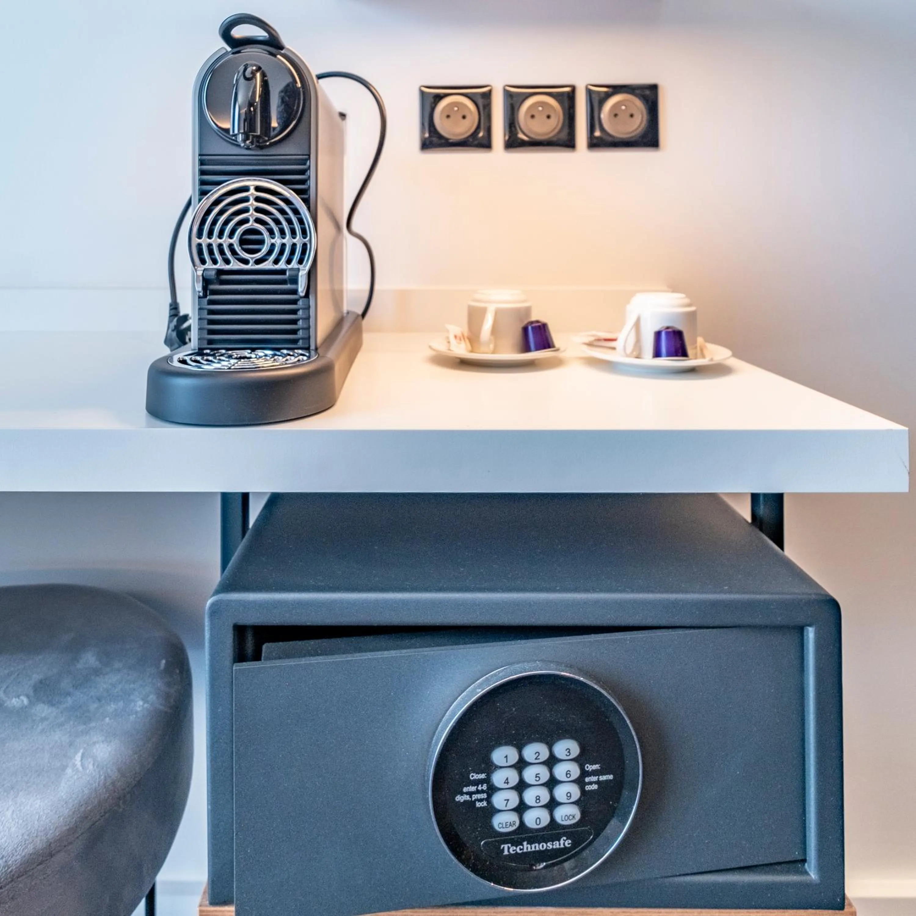 Coffee/tea facilities in Hôtel Le Relais des Brasseurs - Aubagne
