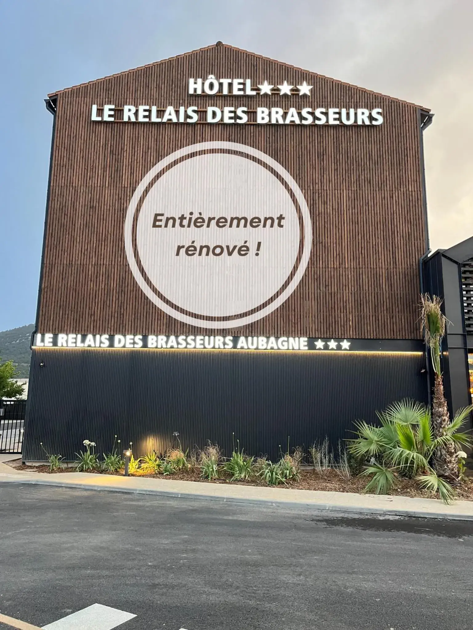 Hôtel Le Relais des Brasseurs - Aubagne Hôtel Le Relais des Brasseurs - Aubagne