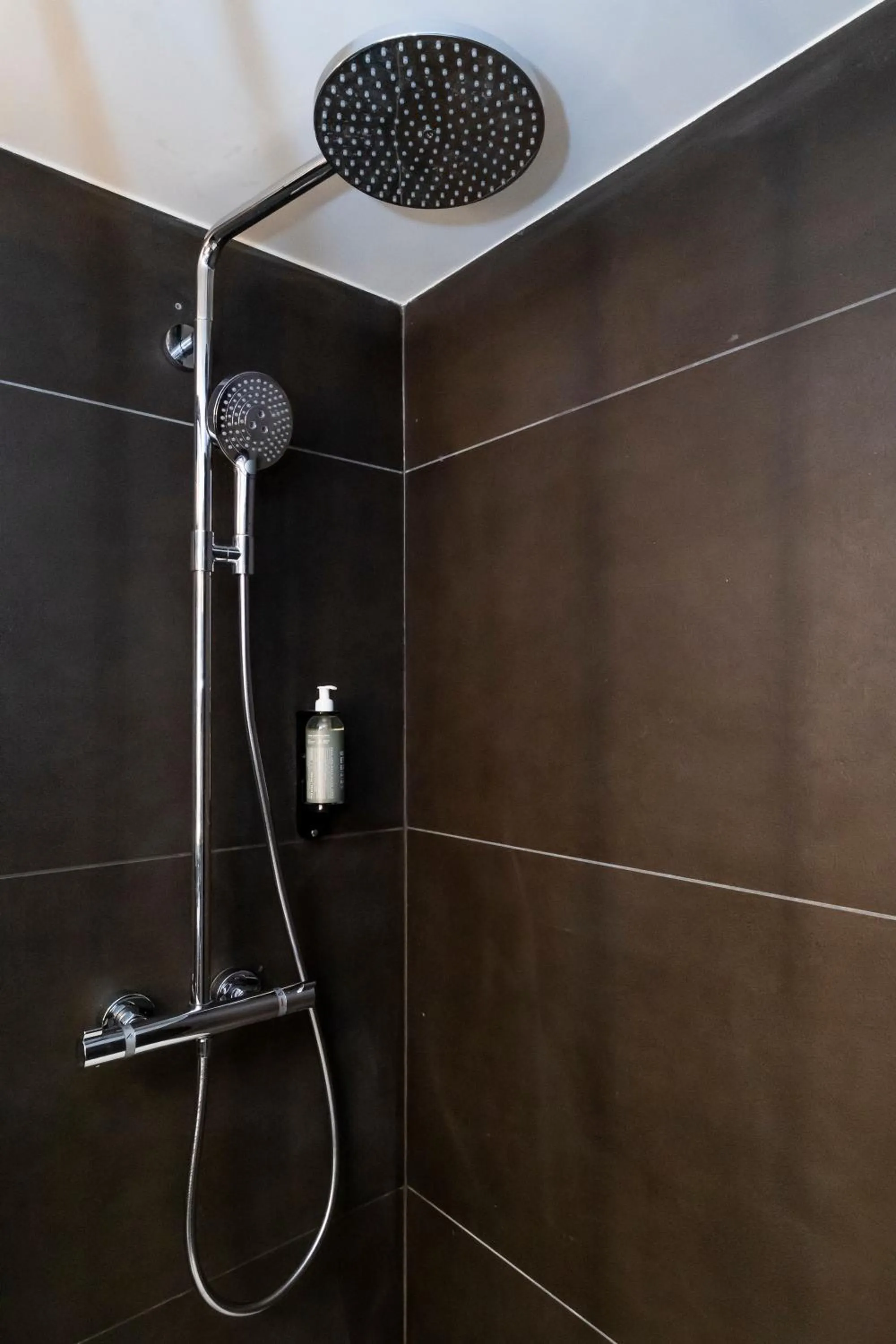 Shower in Hôtel Le Relais des Brasseurs - Aubagne