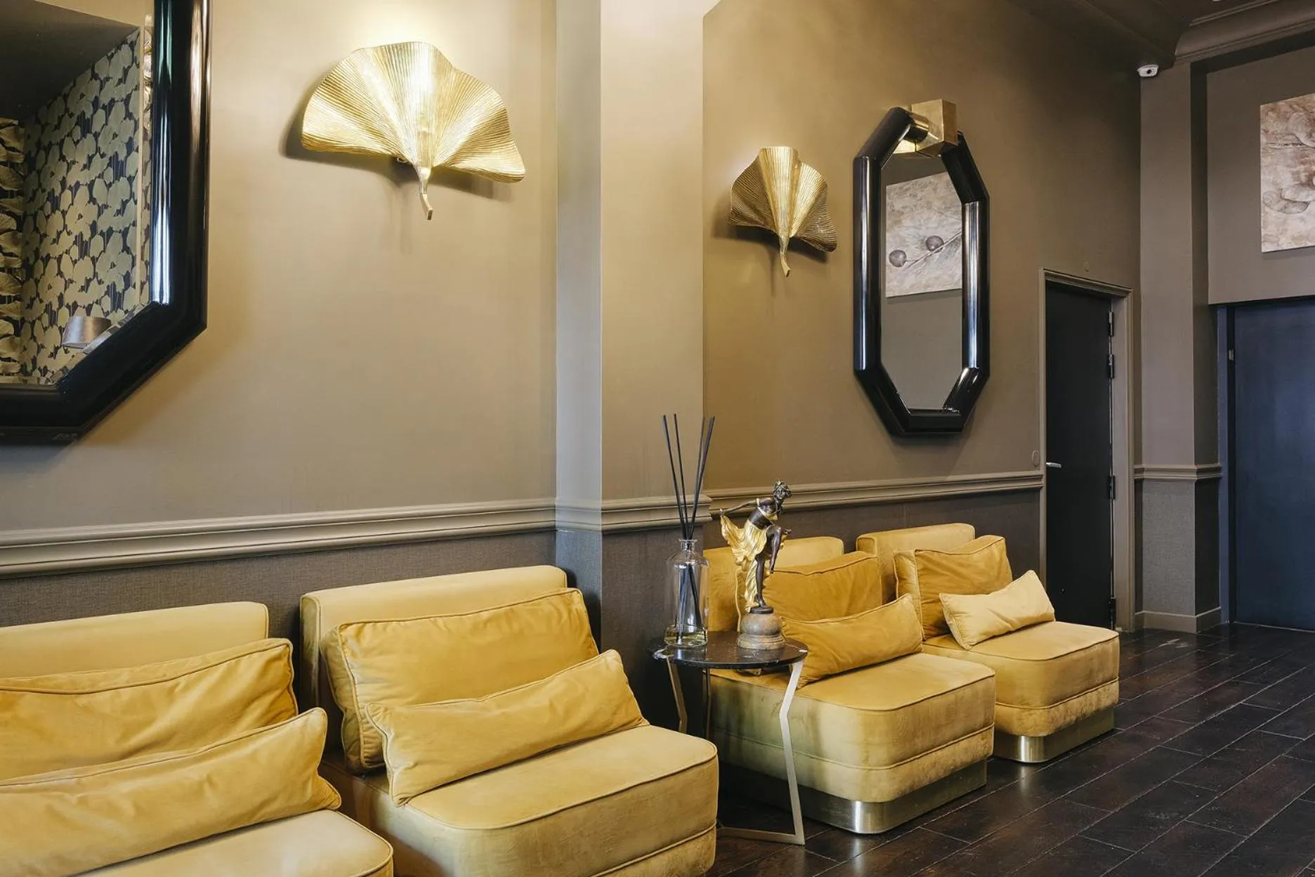 Lobby or reception in Rayz Eiffel