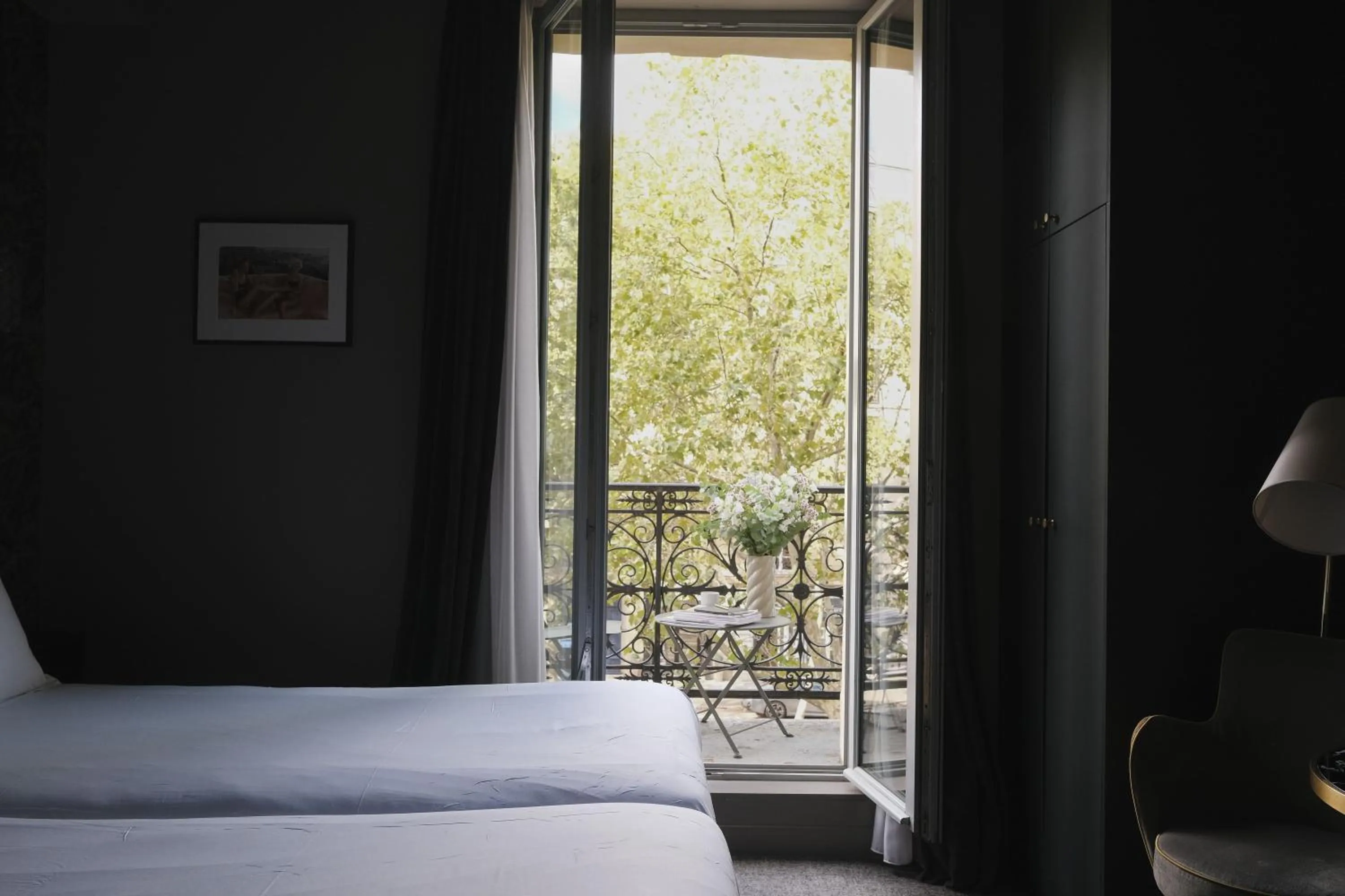 Bird's eye view, Bed in Rayz Eiffel
