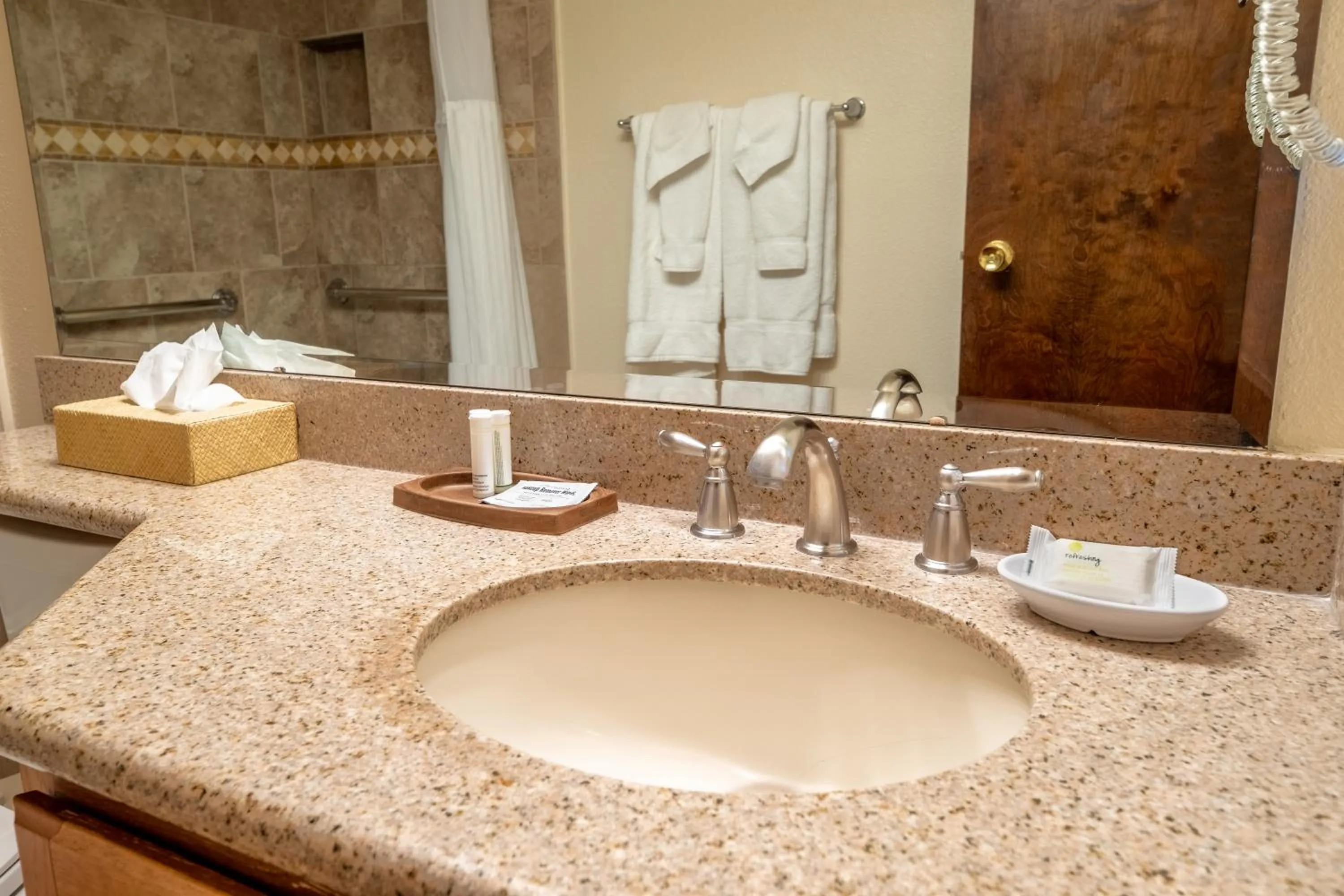 Bathroom in Heidelberg Inn & Resort