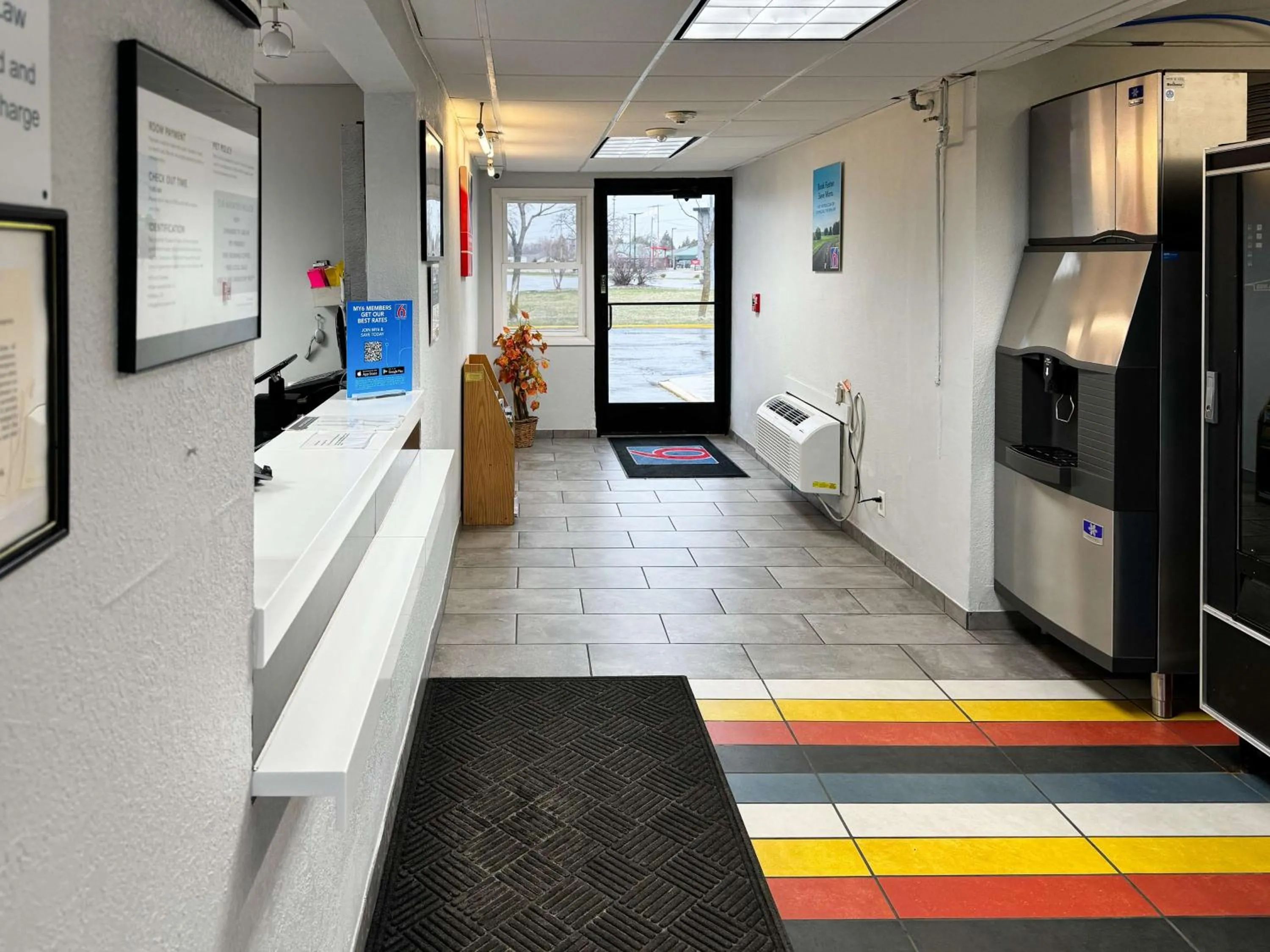 Lobby or reception in Motel 6-Oshkosh, WI