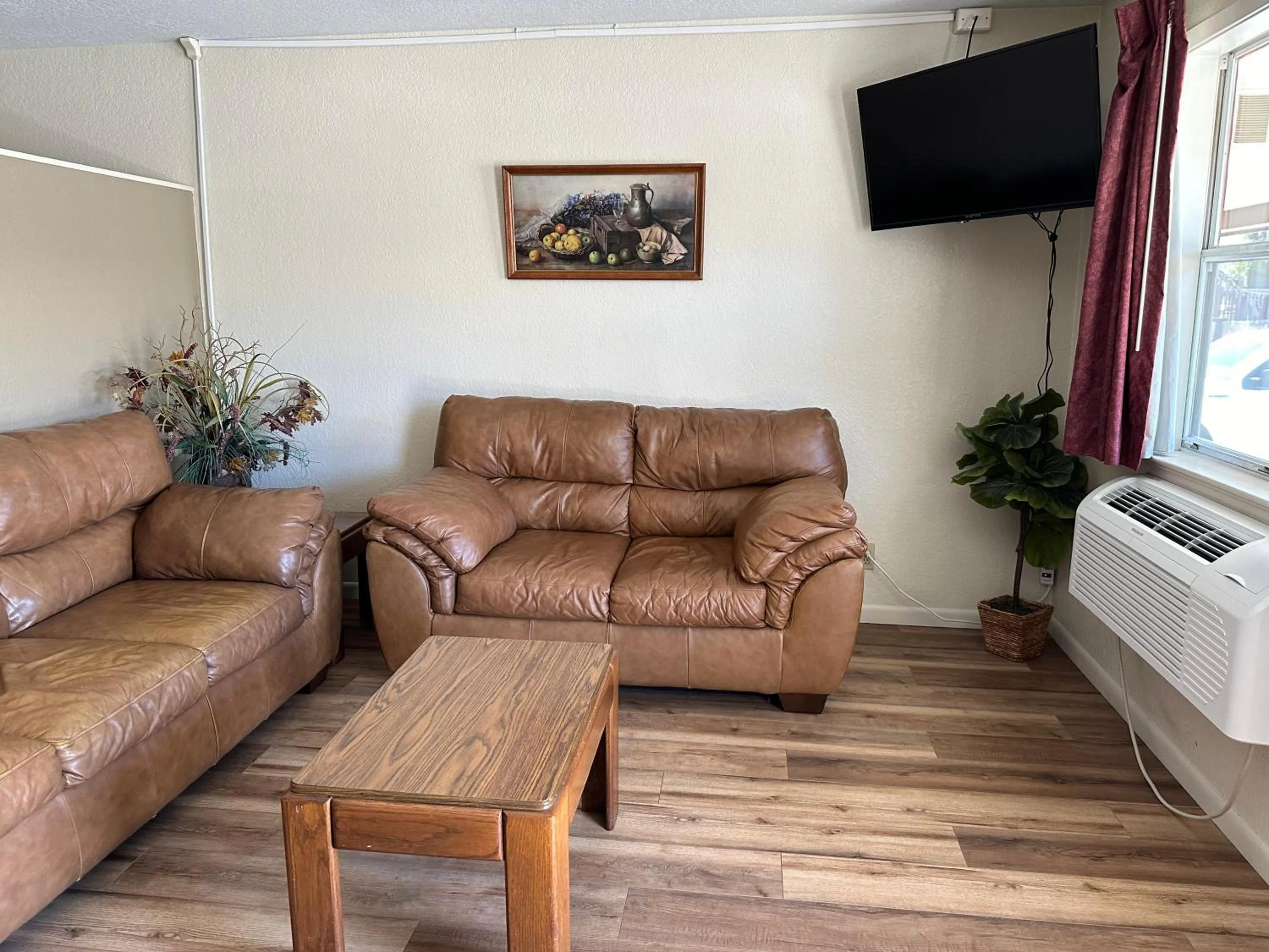 Sunset Inn and Suites