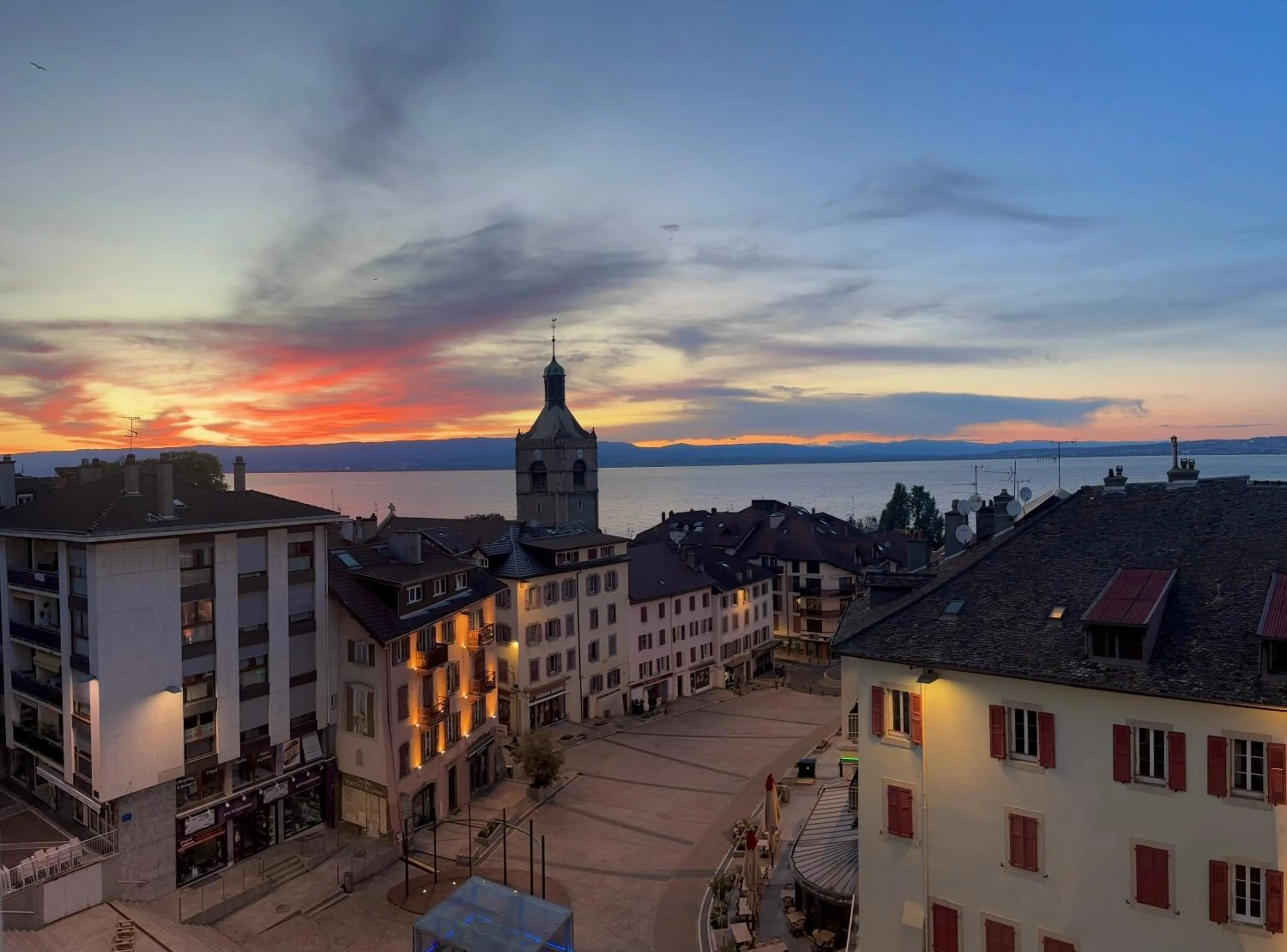 Lake view in Hôtel de France Contact-Hôtel