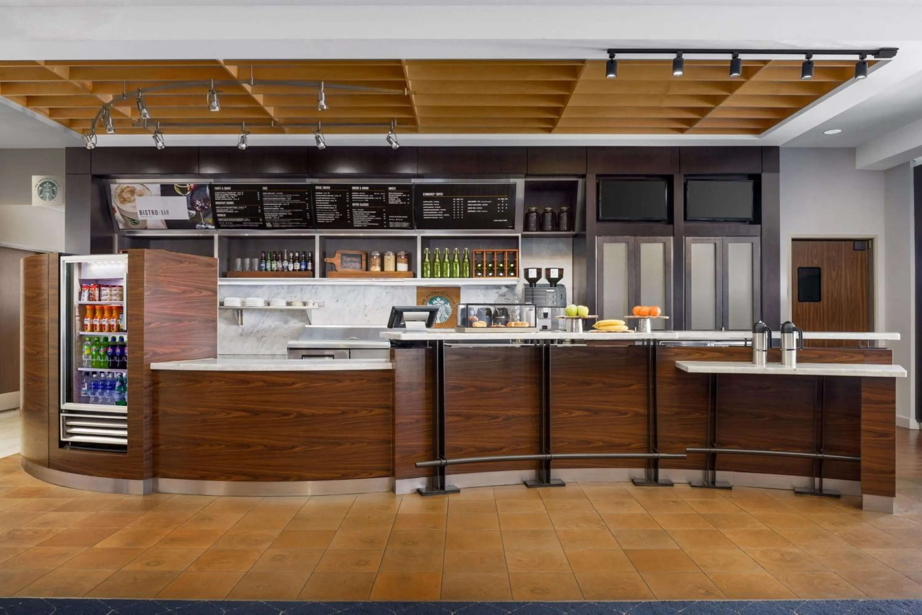 Breakfast in Courtyard by Marriott Phoenix Mesa Gateway Airport