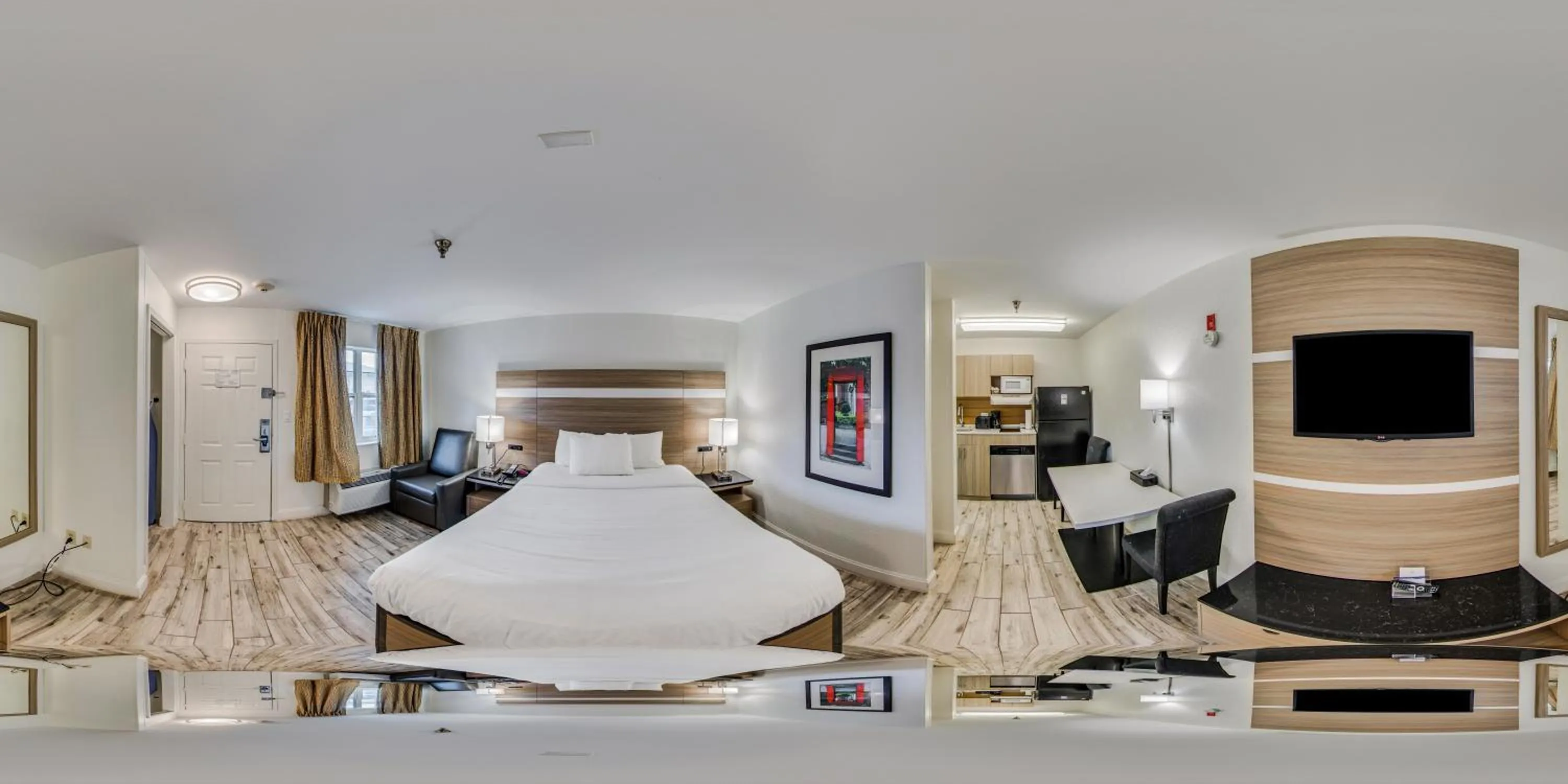 Photo of the whole room, Bed in MainStay Suites Knoxville - Cedar Bluff