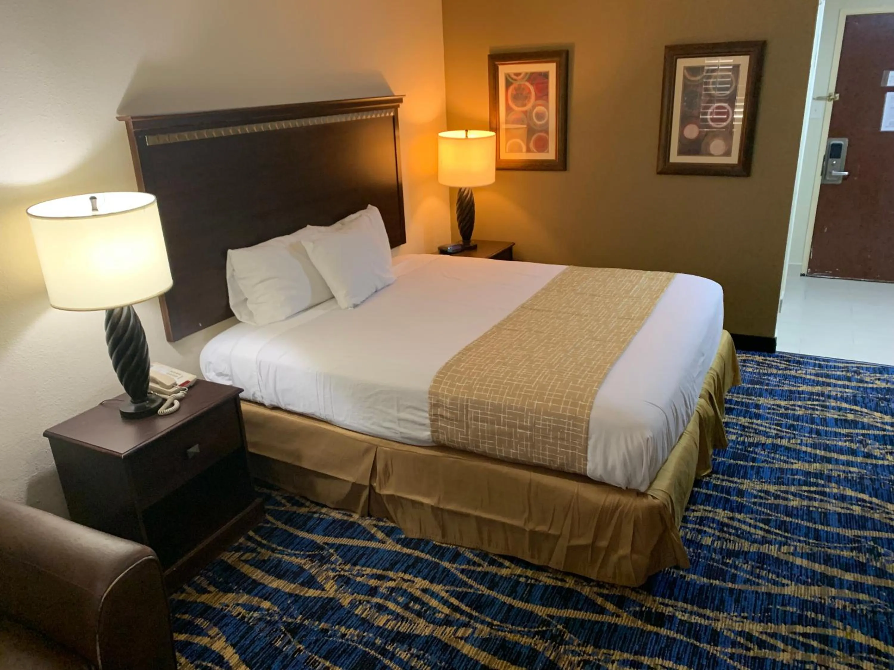 Photo of the whole room, Bed in Travelodge by Wyndham Odessa