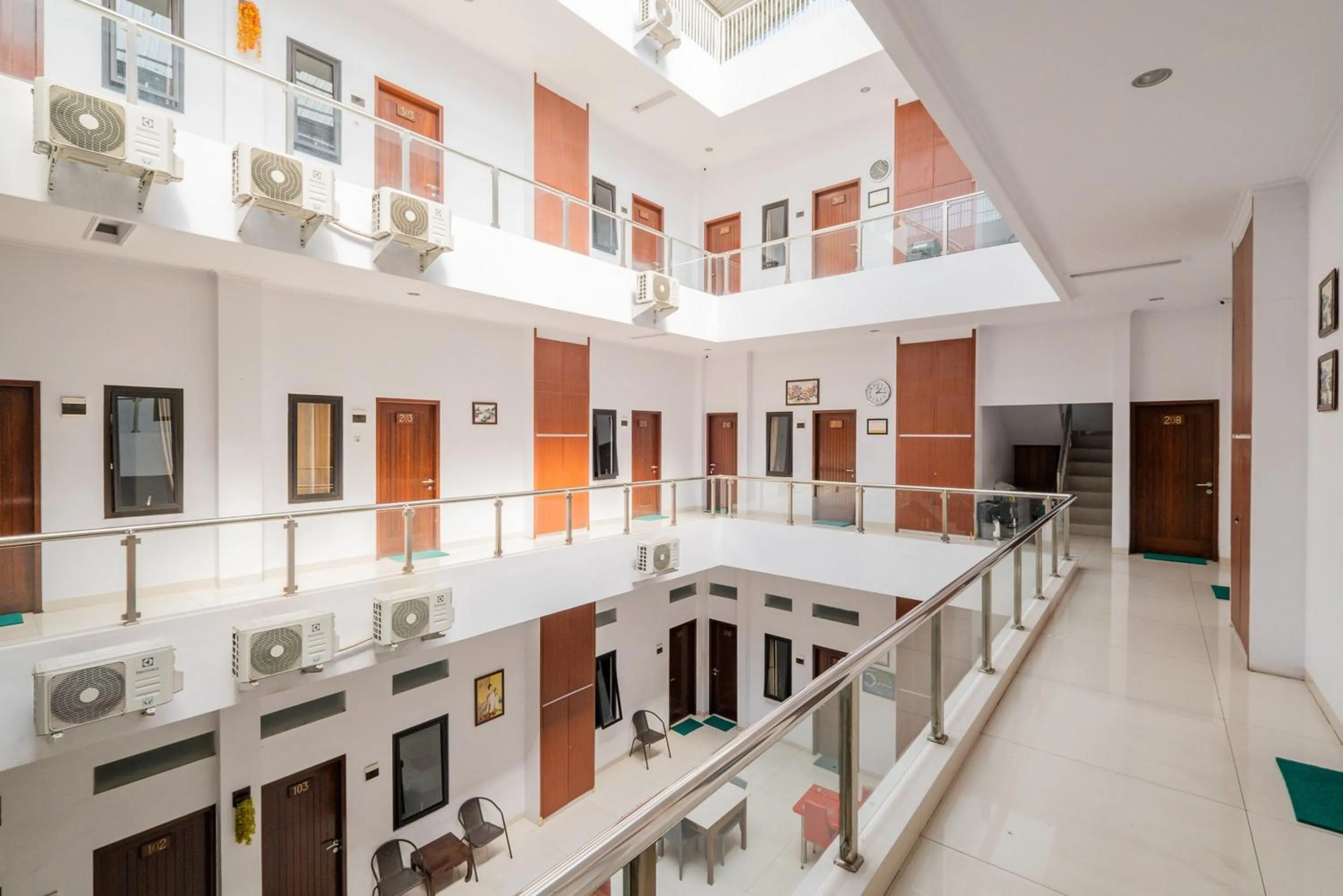 Property building in RedDoorz near Jawa Timur Park 3