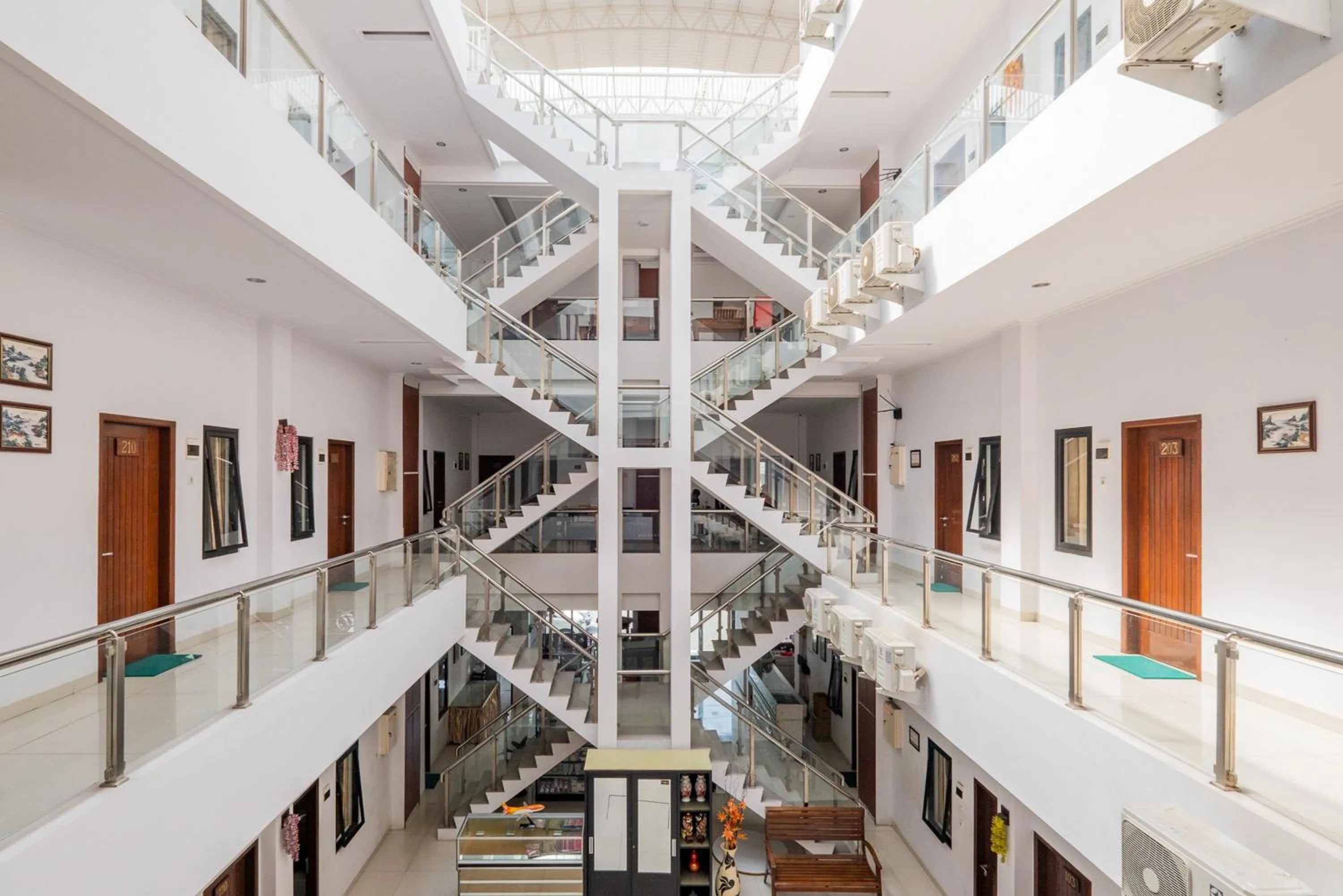 Property building in RedDoorz near Jawa Timur Park 3