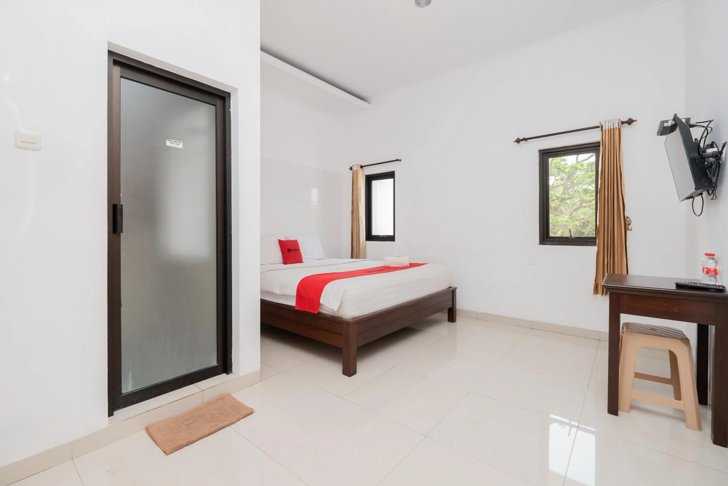 Bed in RedDoorz near Jawa Timur Park 3