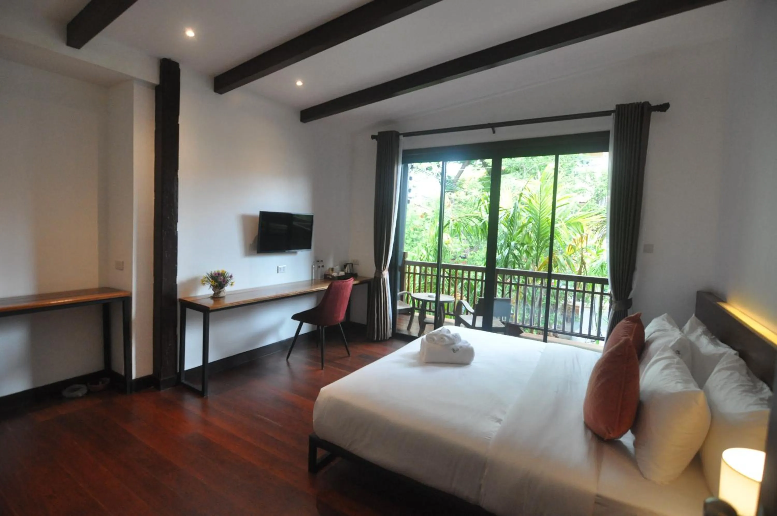 TV and multimedia, Bed in The Eight Ratvithi House